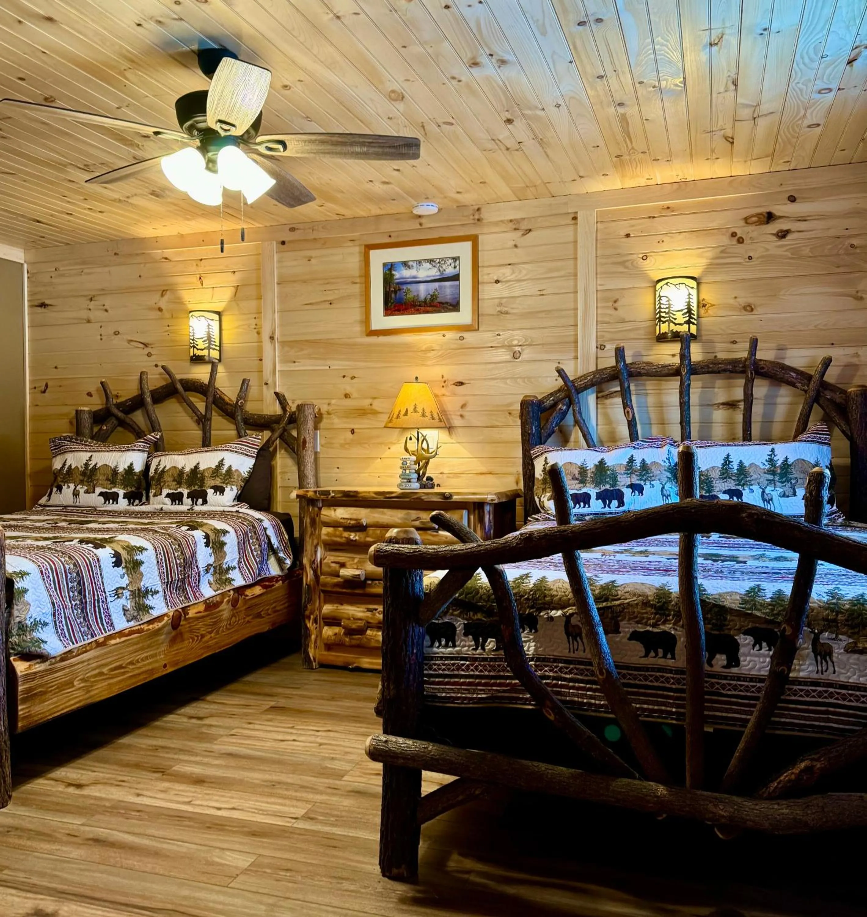 Bed in Lake Haven Motel