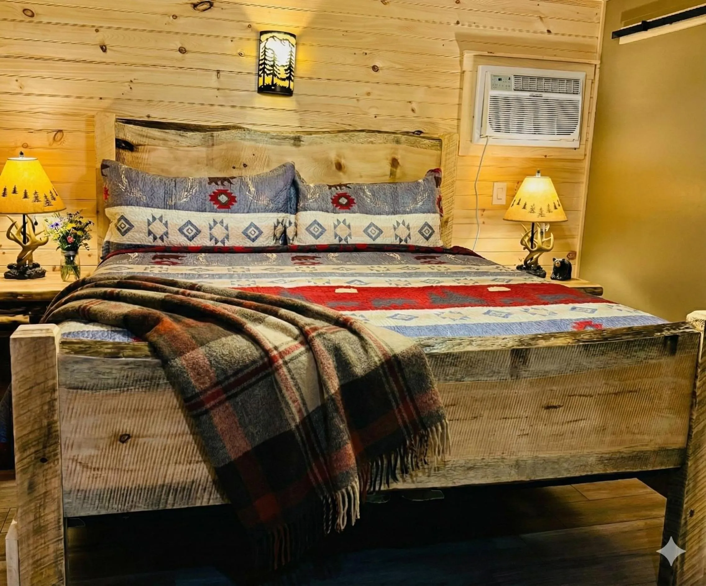 Bed in Lake Haven Motel