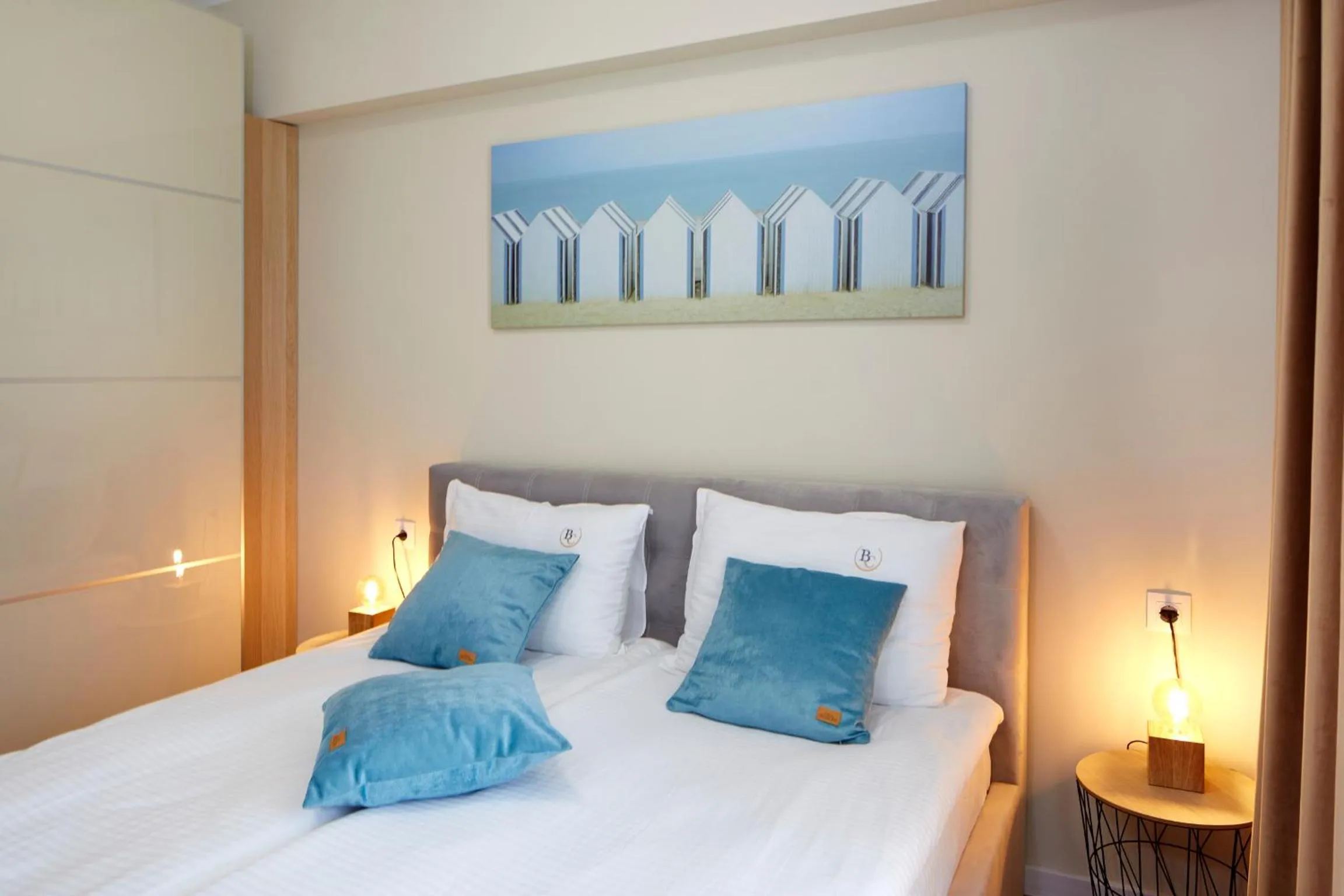 Bed in Bellicity Apart Complex