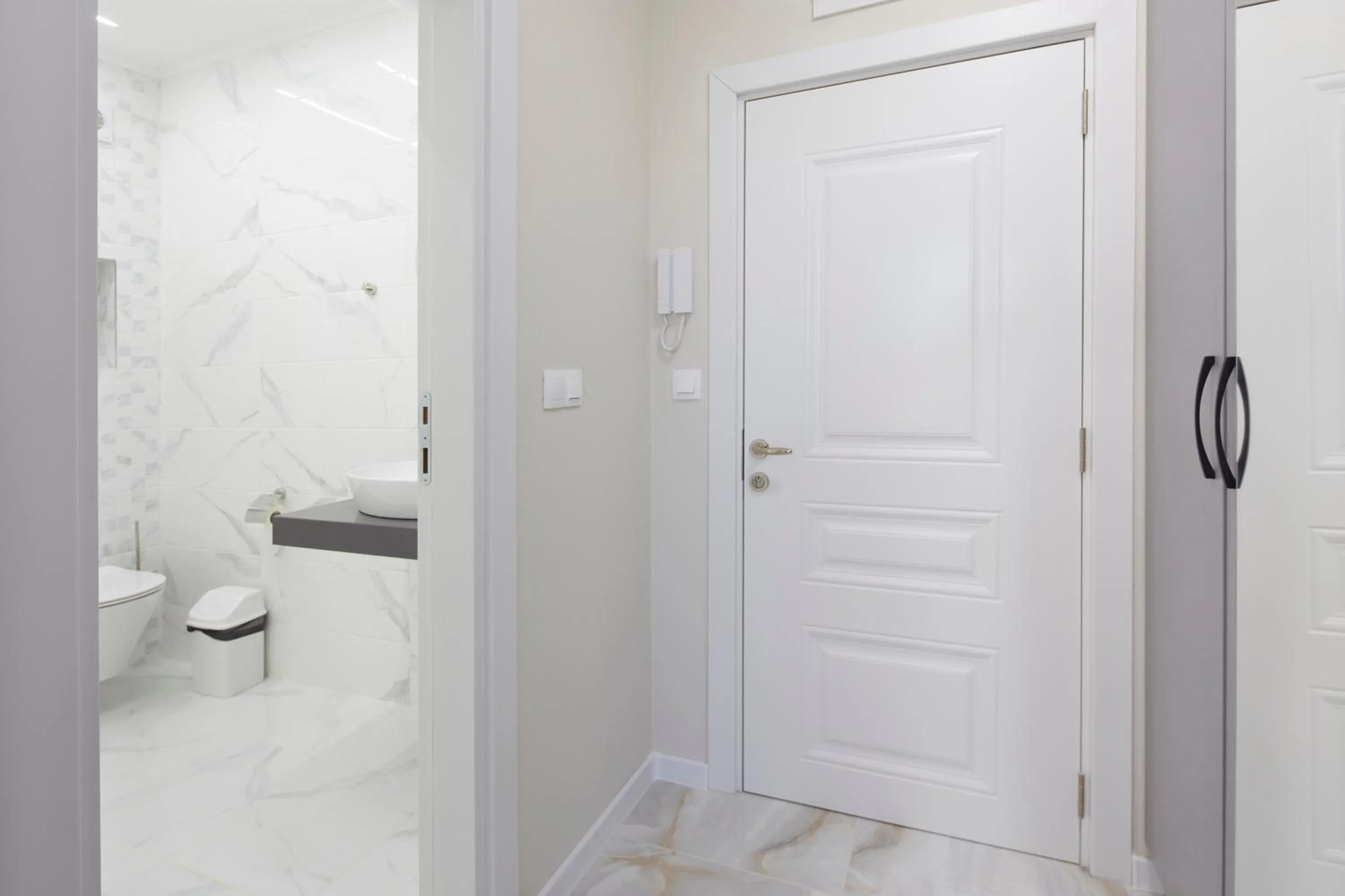 Shower in Bellicity Apart Complex