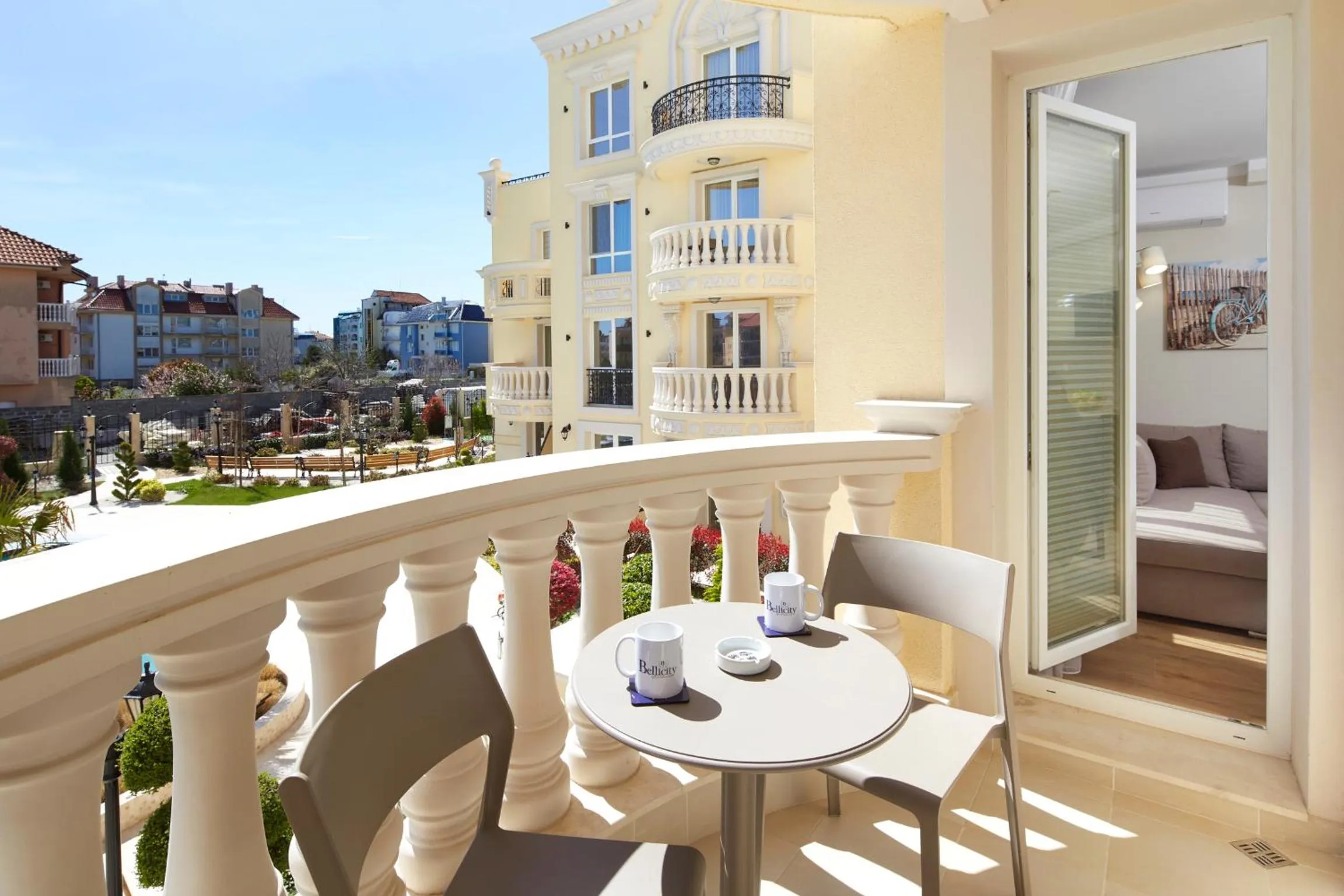 Patio in Bellicity Apart Complex