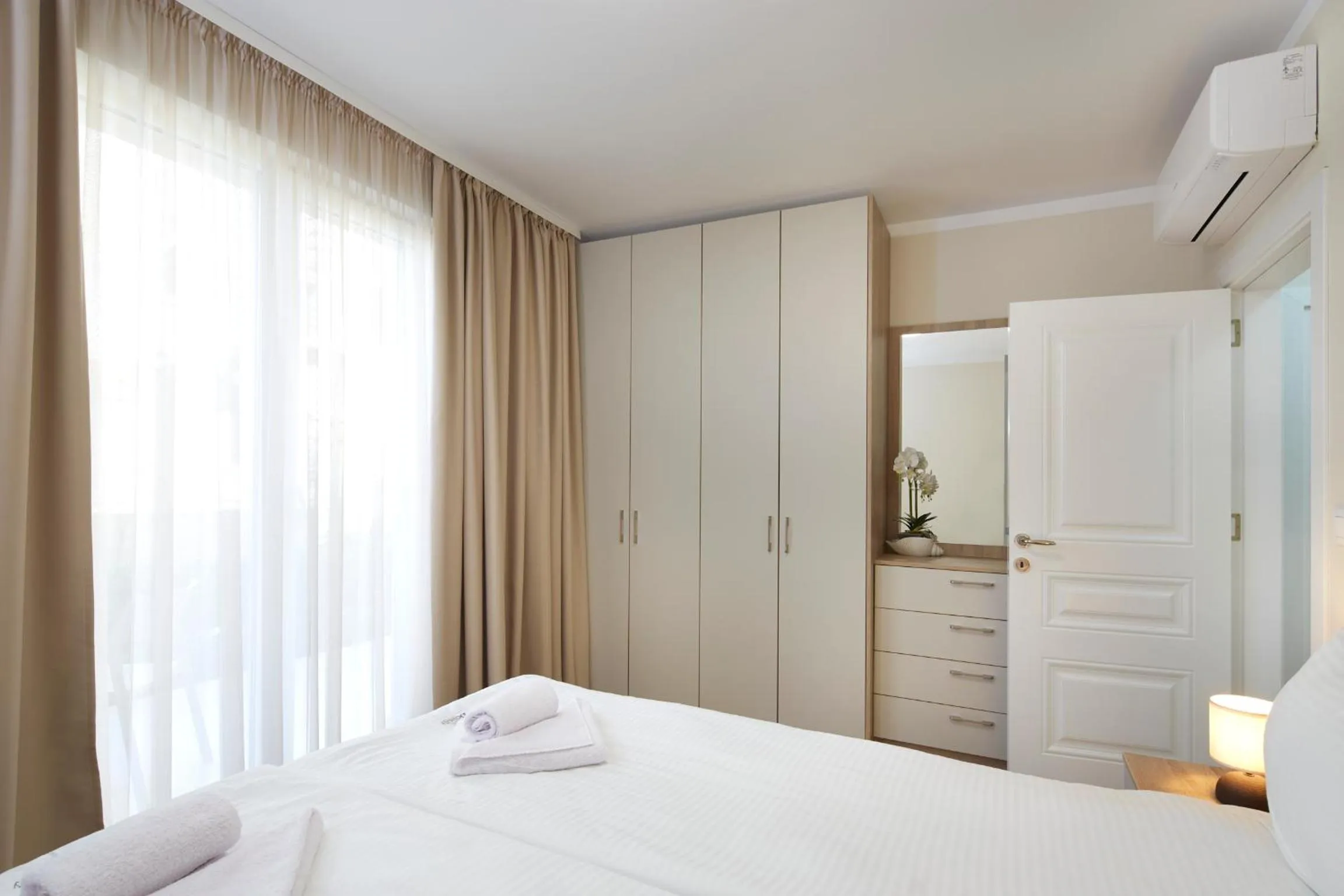 Bed in Bellicity Apart Complex