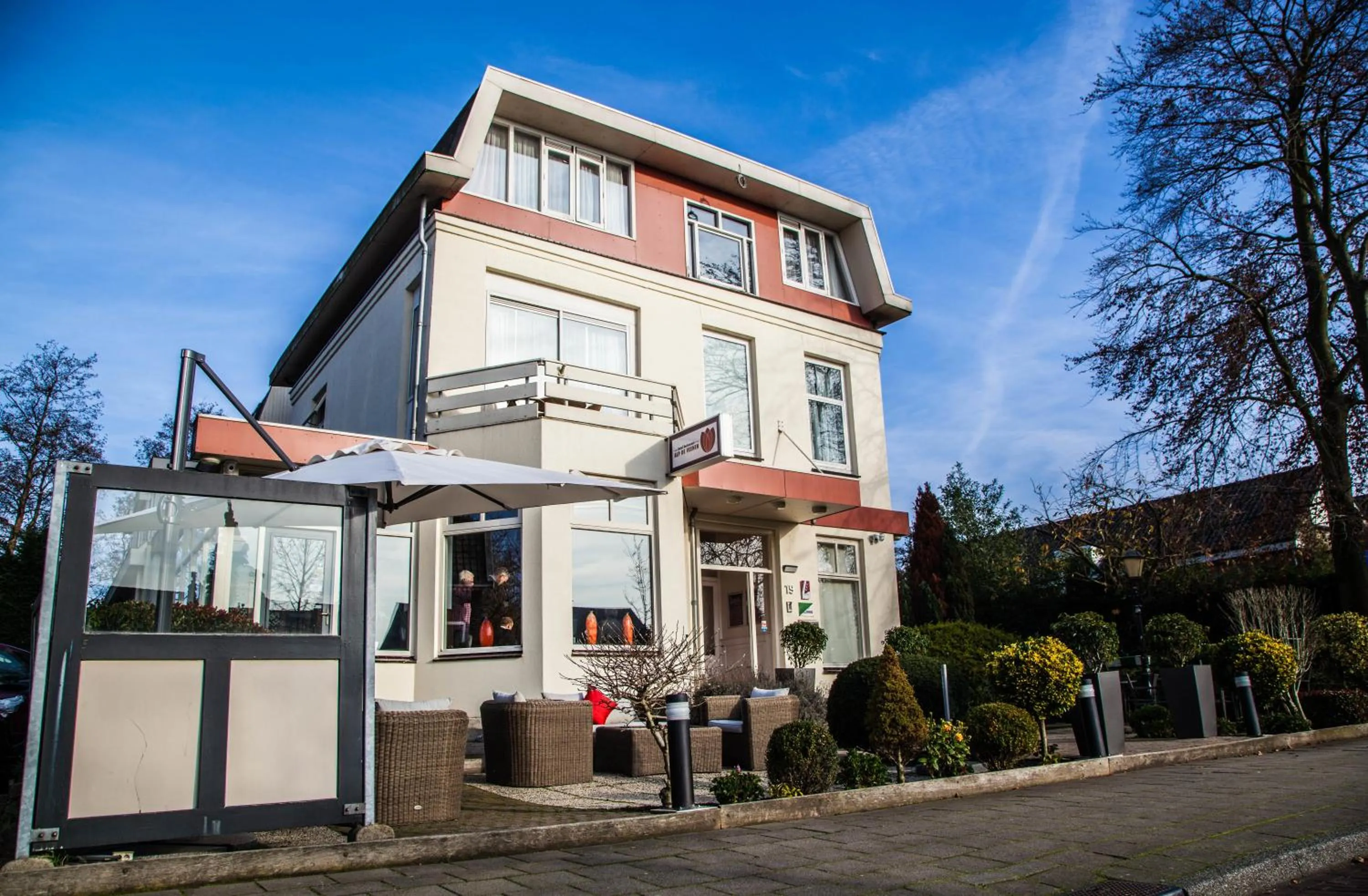 Facade/entrance in Alp de Veenen Hotel