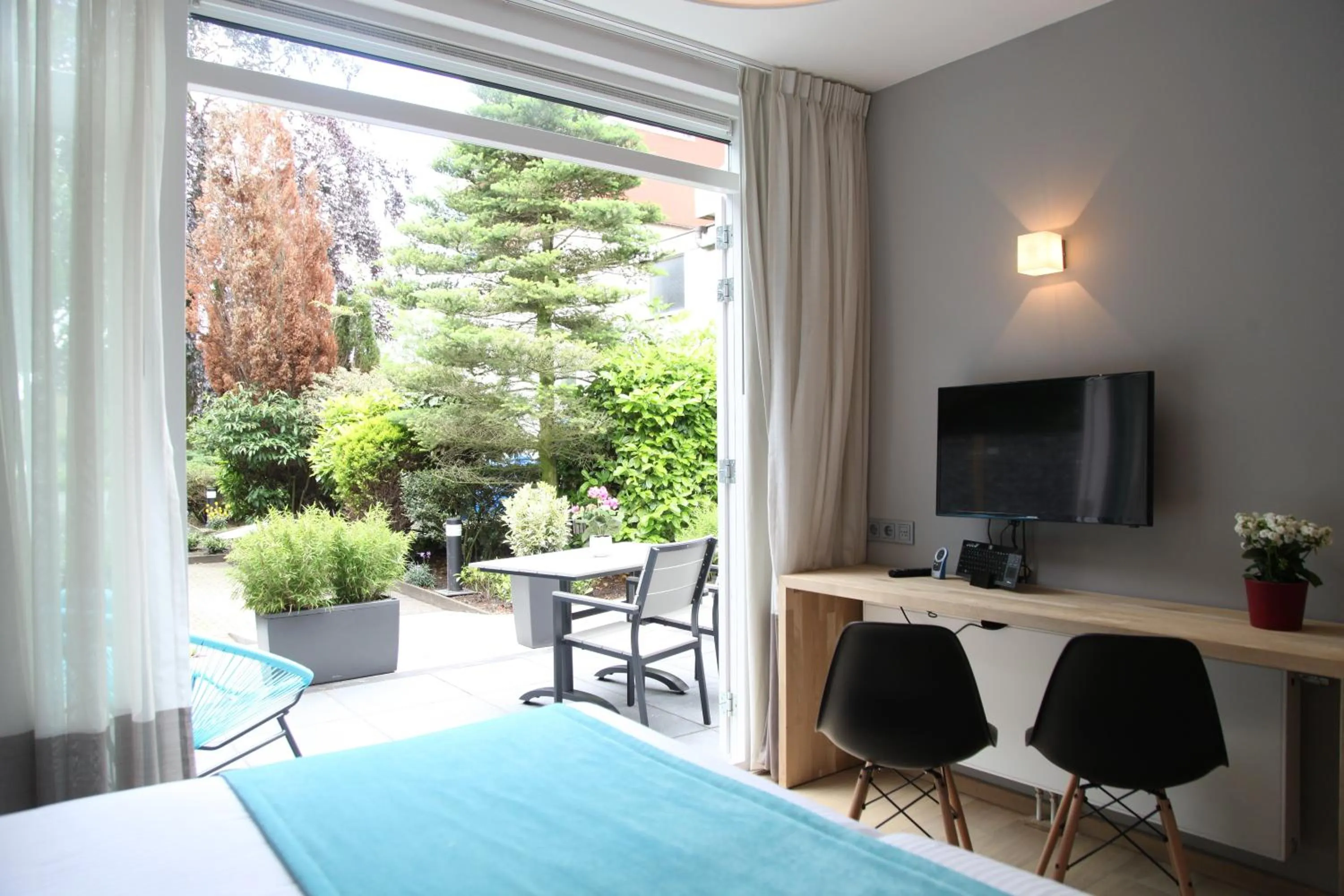 TV and multimedia in Alp de Veenen Hotel