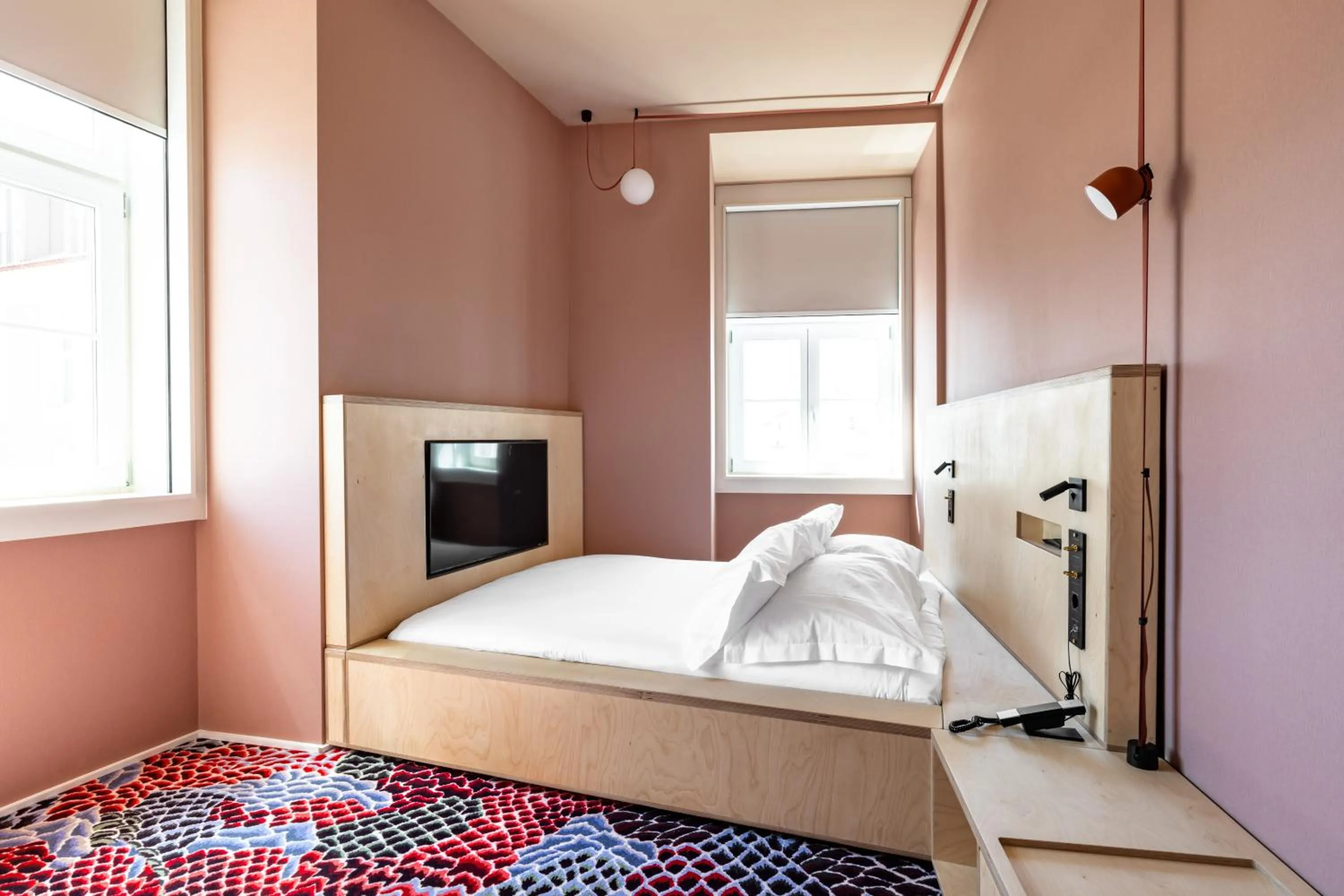 Bedroom, Bed in Independente Bica