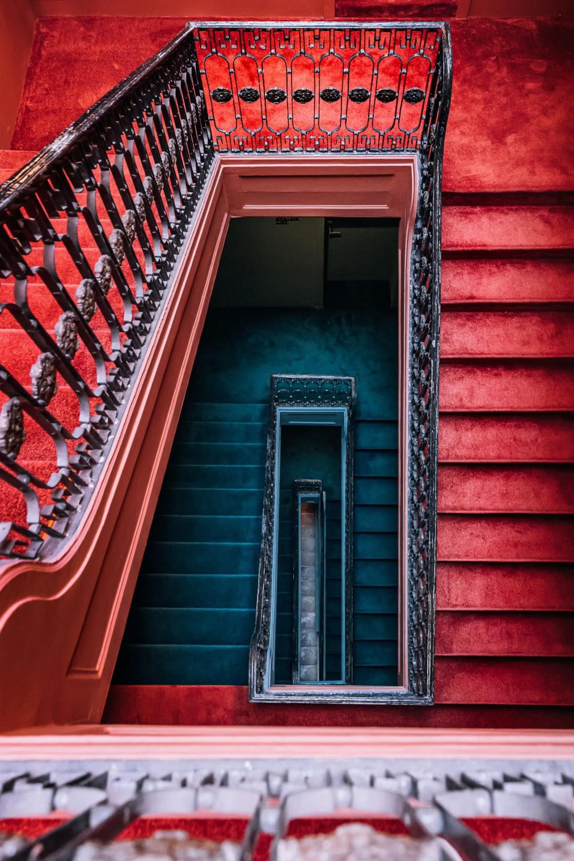 Property building in Independente Bica