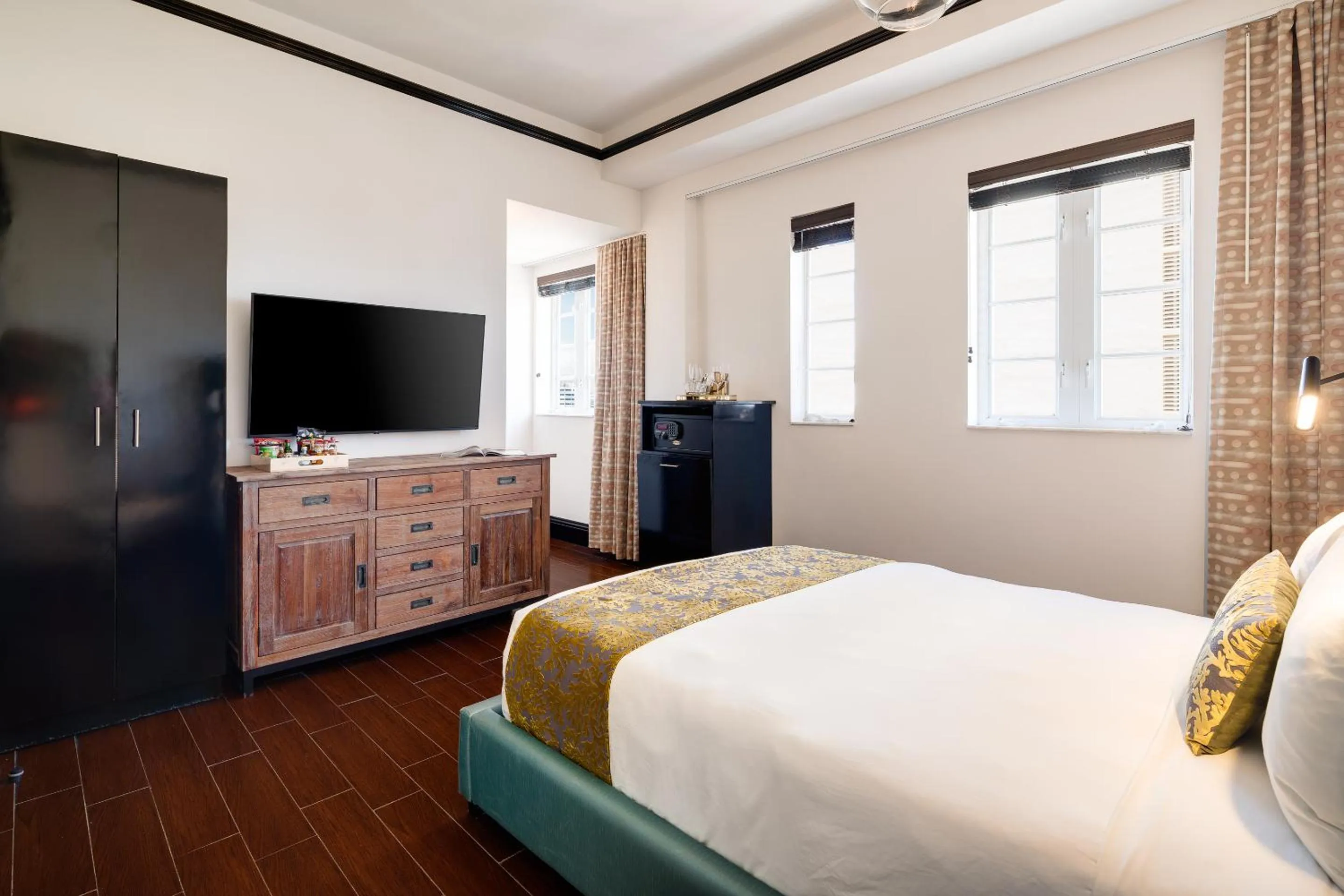 Bed in Hotel Croydon