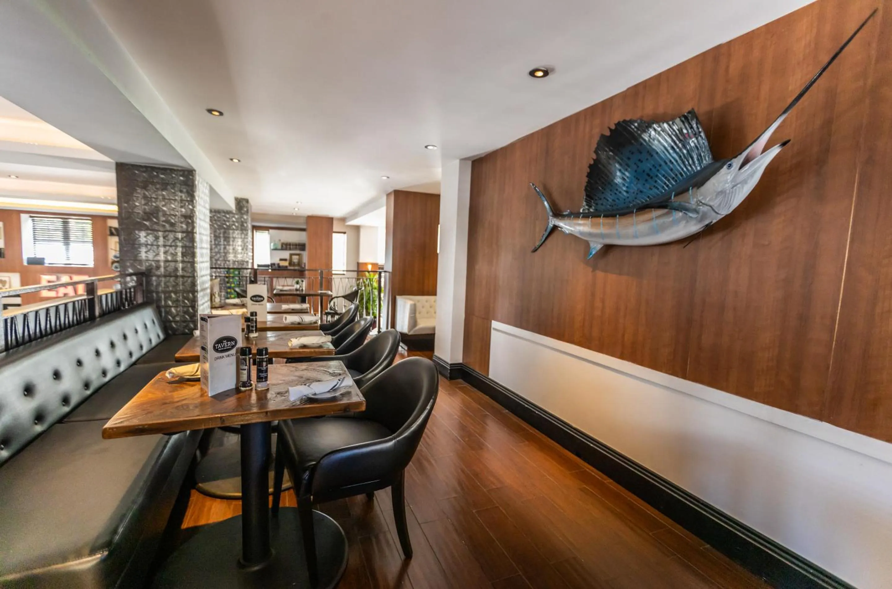 Restaurant/places to eat in Hotel Croydon