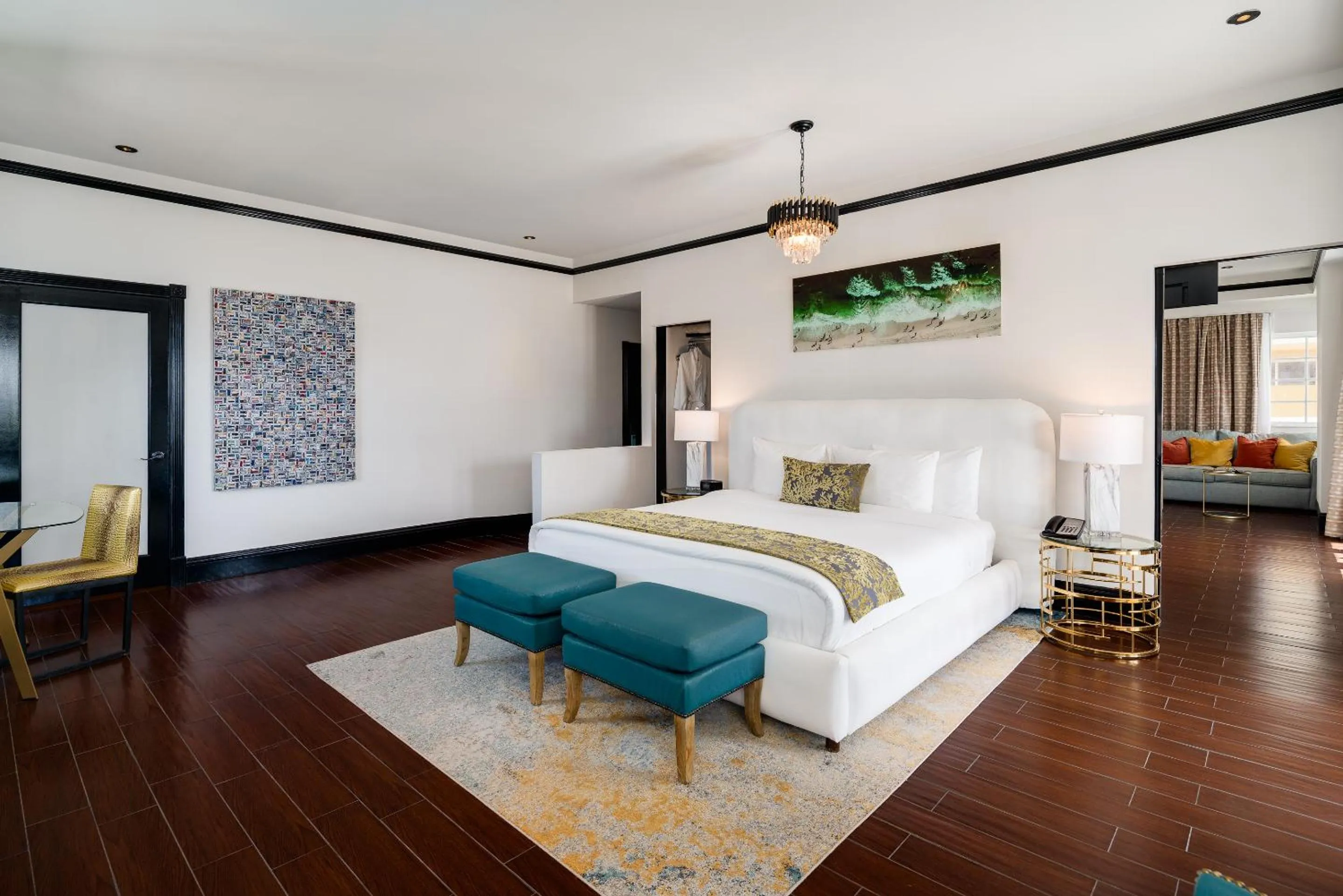 Bed in Hotel Croydon