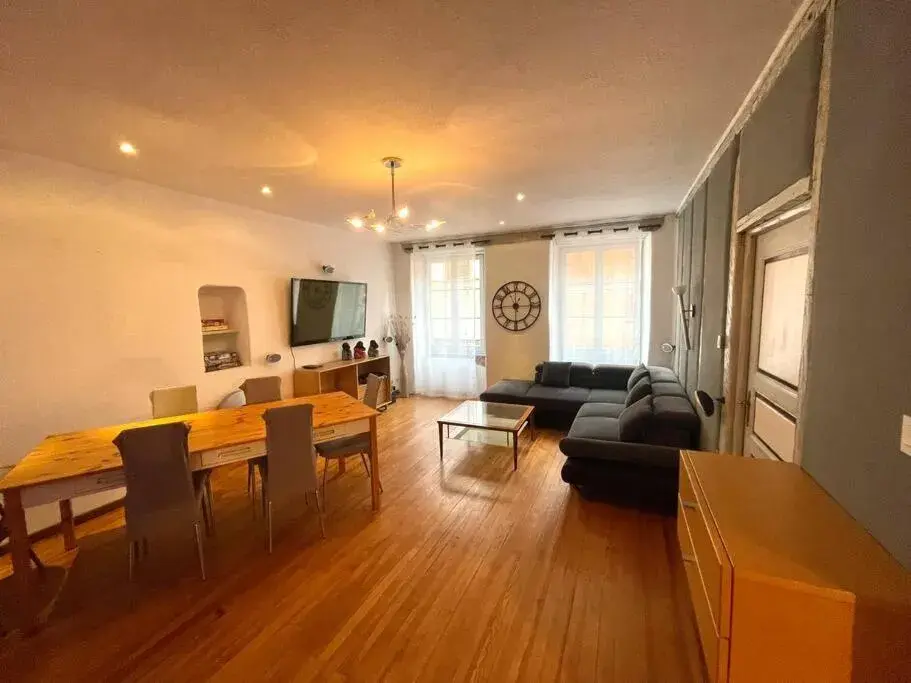 Spacious apartment in the heart of the center Spacious apartment in the heart of the center