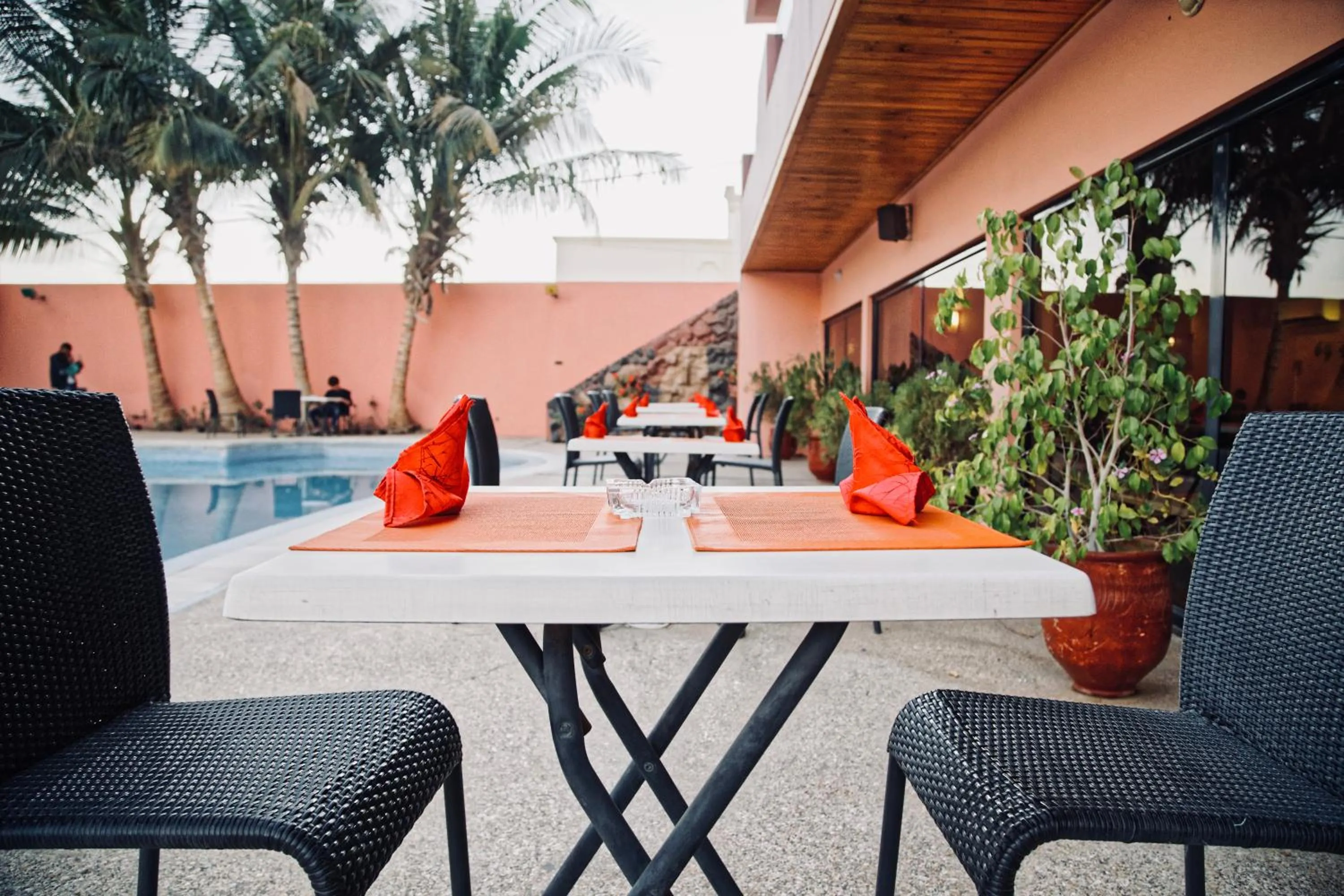 Restaurant/places to eat in Hôtel IMAN