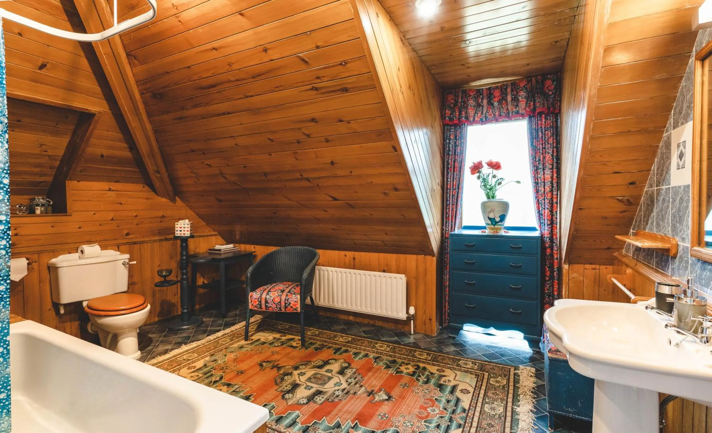 Bathroom in OYO Rayanne House Guest Accommodation