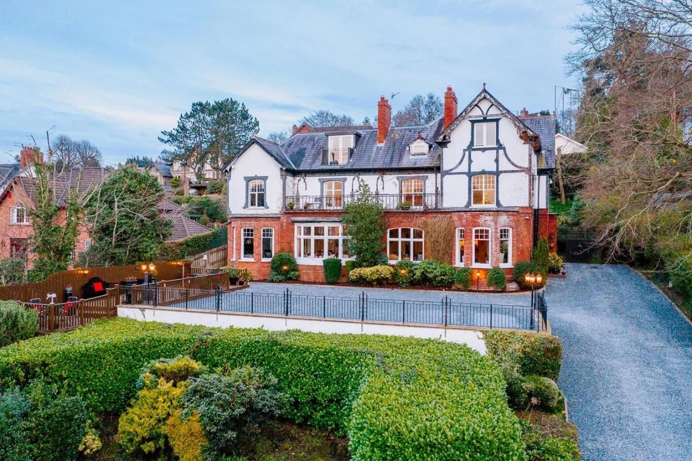 Facade/entrance in OYO Rayanne House Guest Accommodation