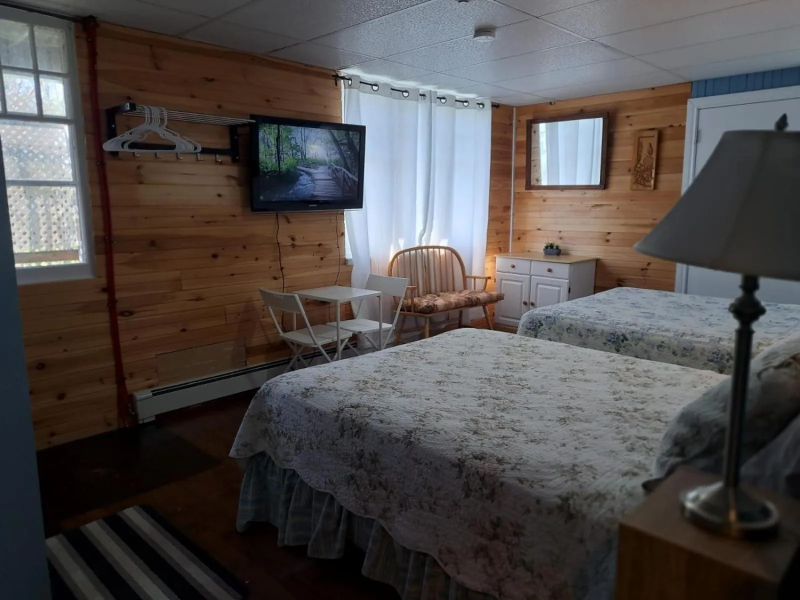 Bed in Windspire Inn