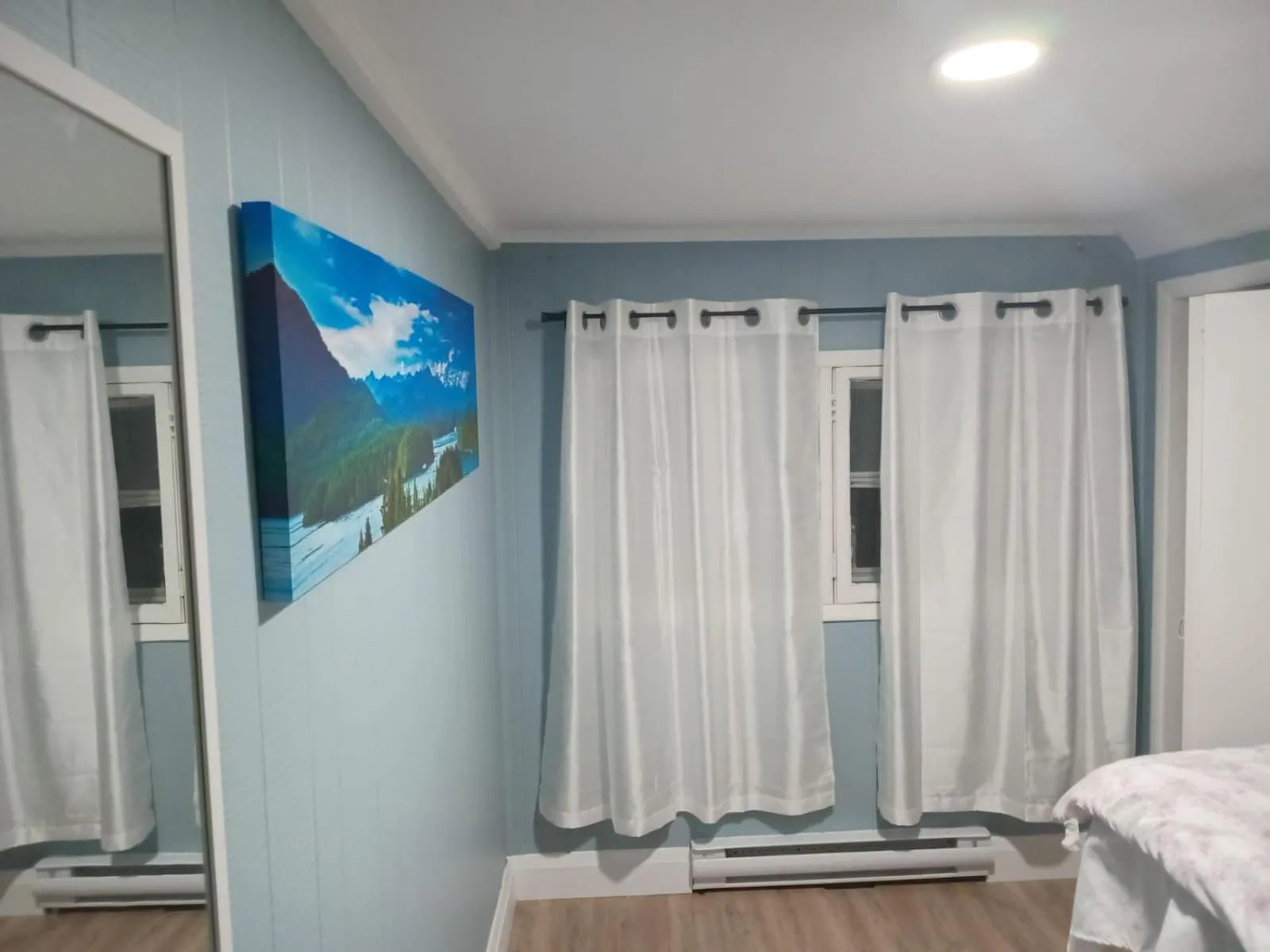 Bed in Windspire Inn