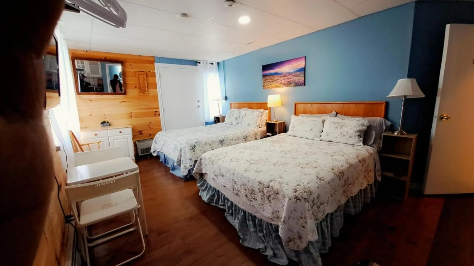 Bed in Windspire Inn