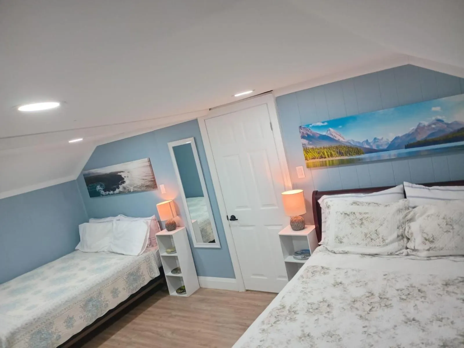 Bed in Windspire Inn