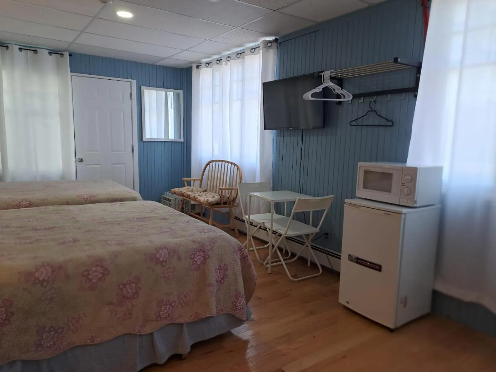 Bed in Windspire Inn