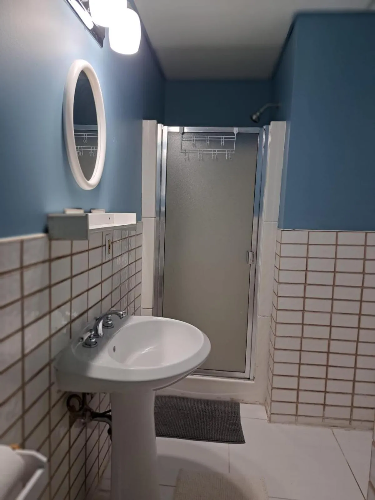 Toilet in Windspire Inn