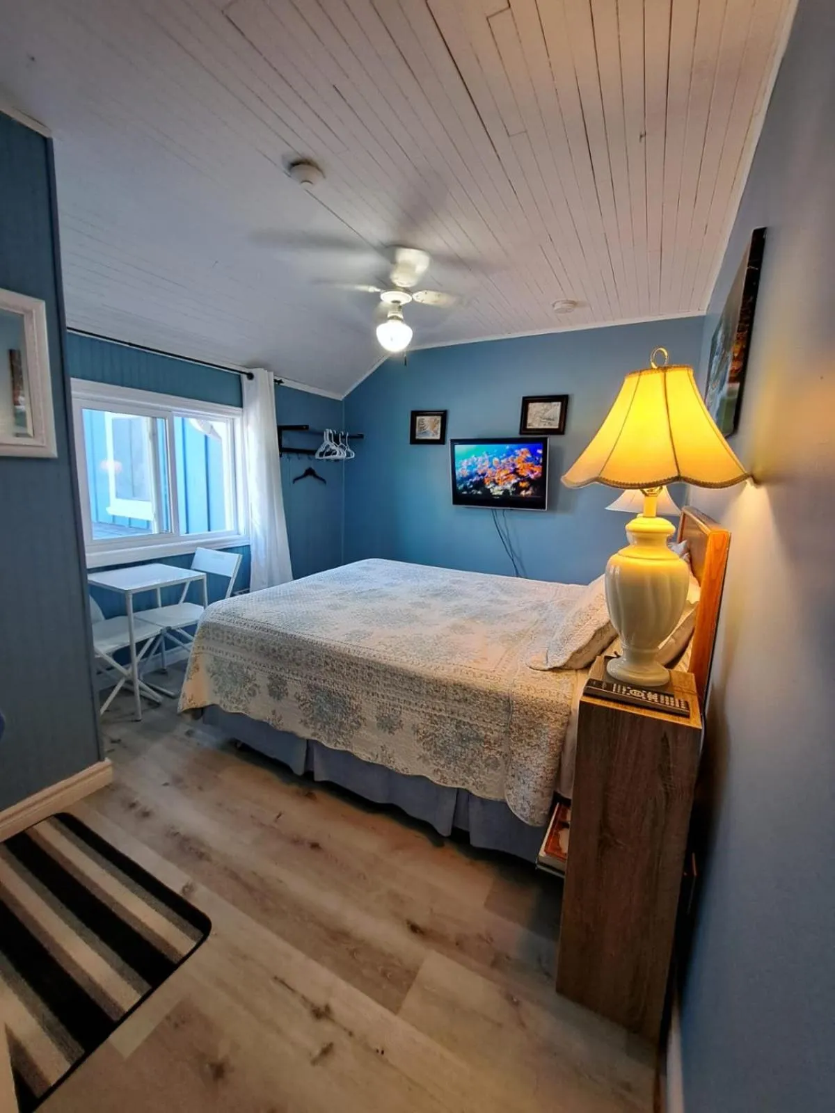 Bed in Windspire Inn