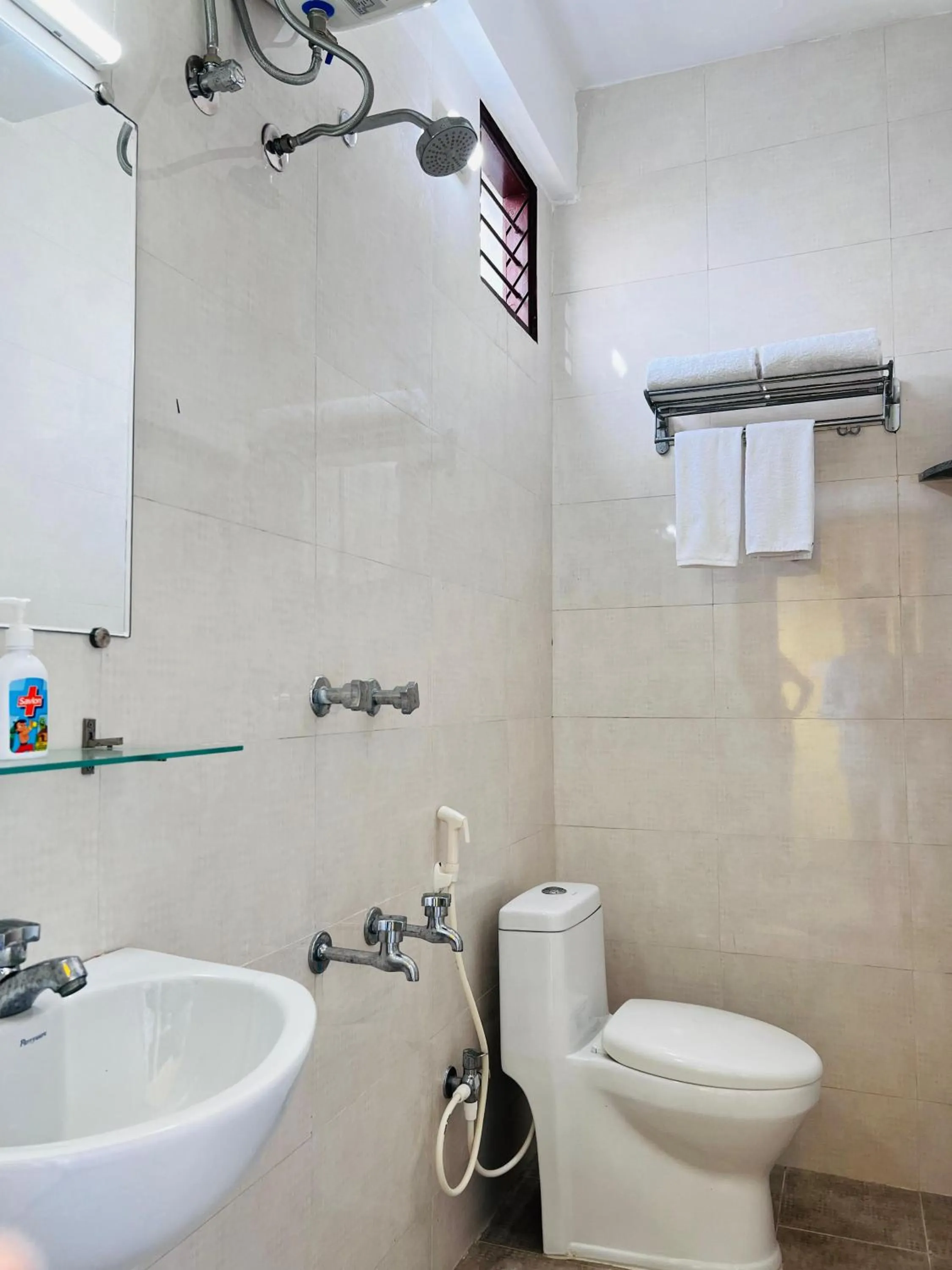 Shower in Auro Maison