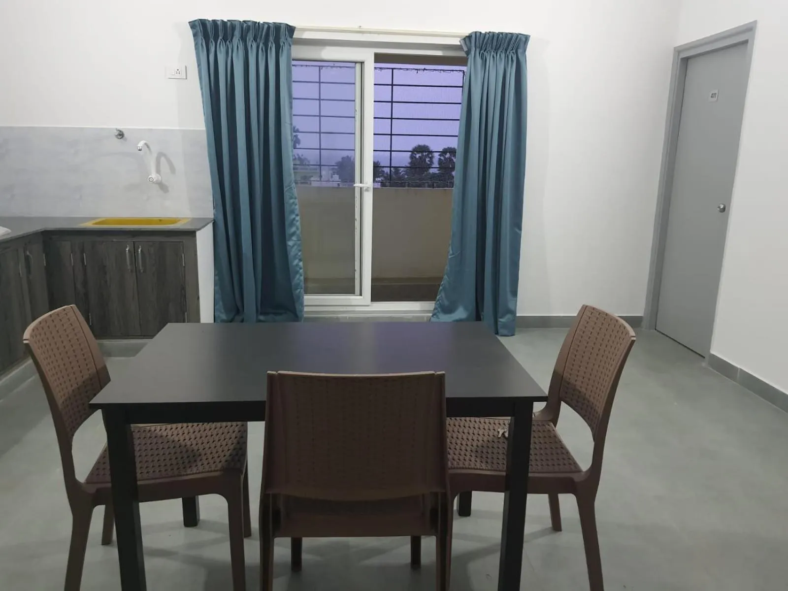 Kitchen or kitchenette in Auro Maison