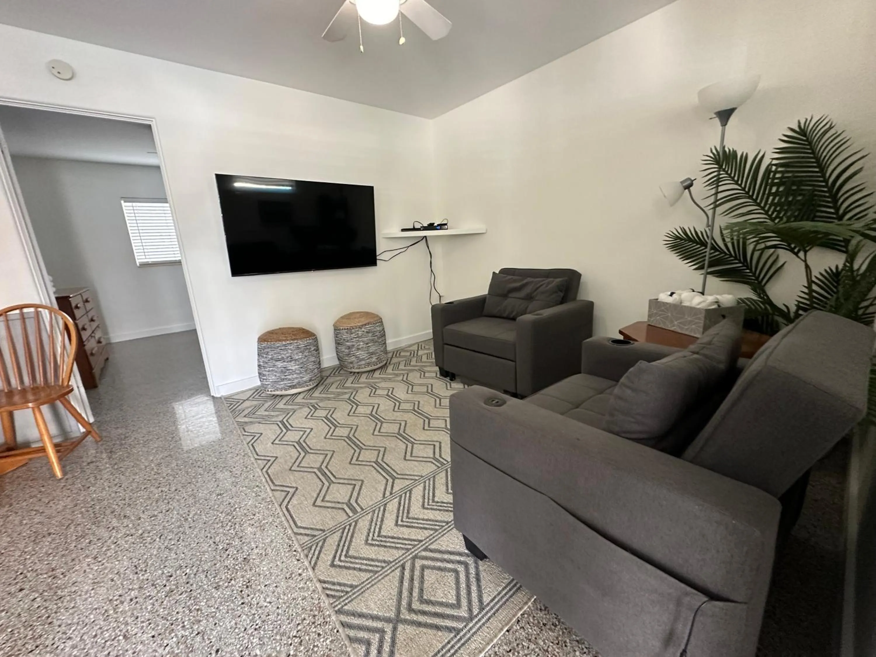 Living room in EBBTIDE INN