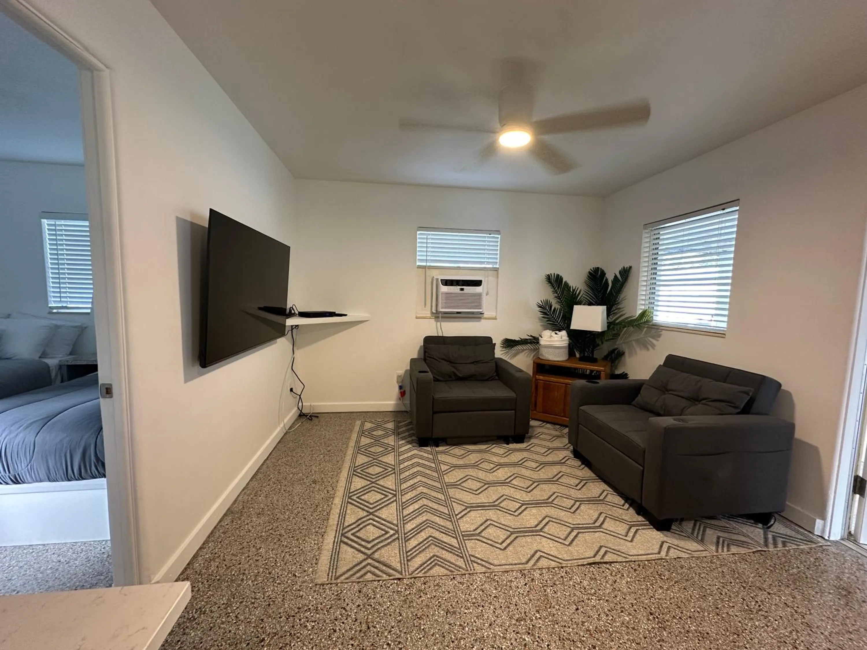 Living room in EBBTIDE INN