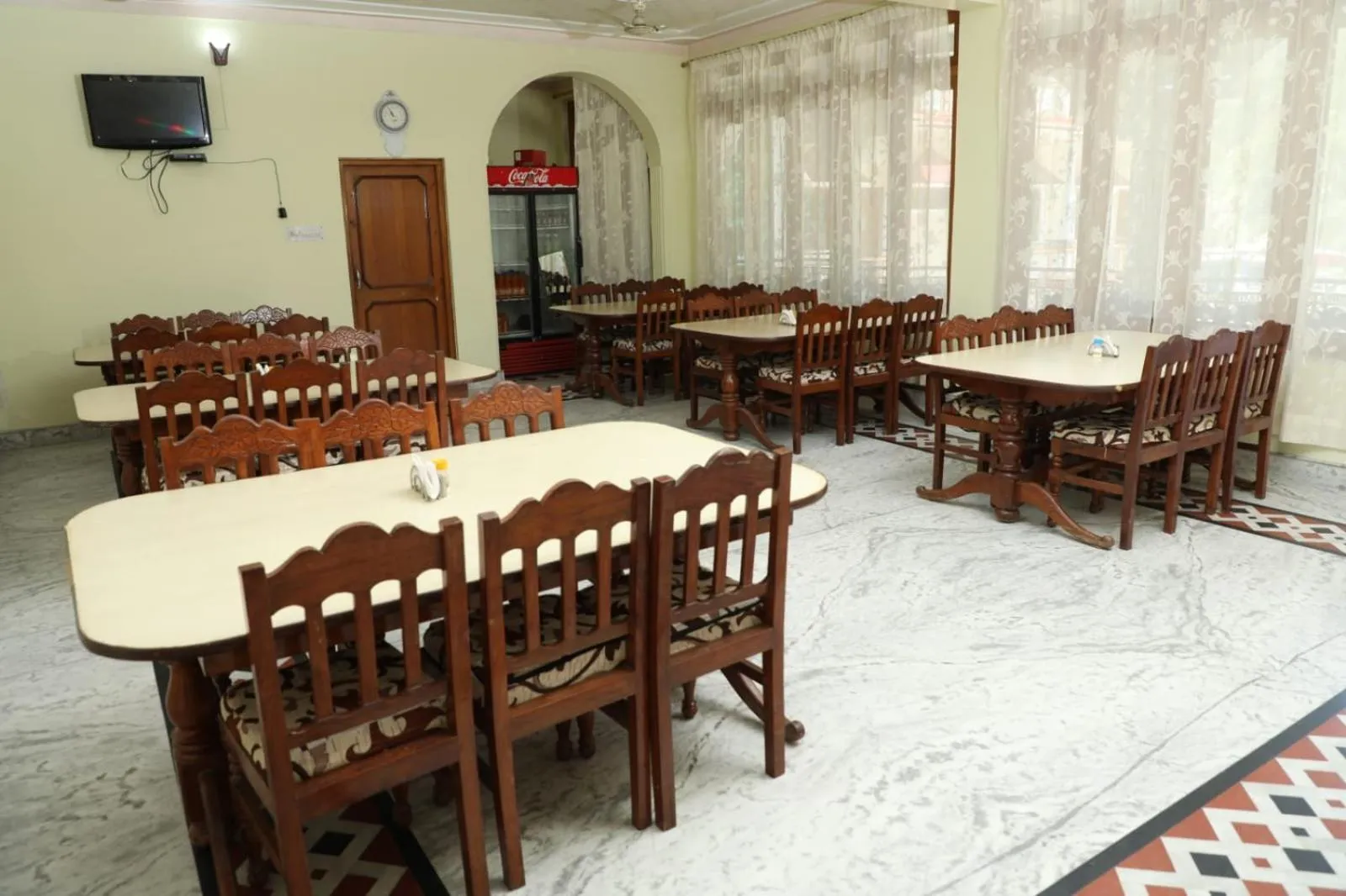 Restaurant/places to eat in Geetanjali Resort