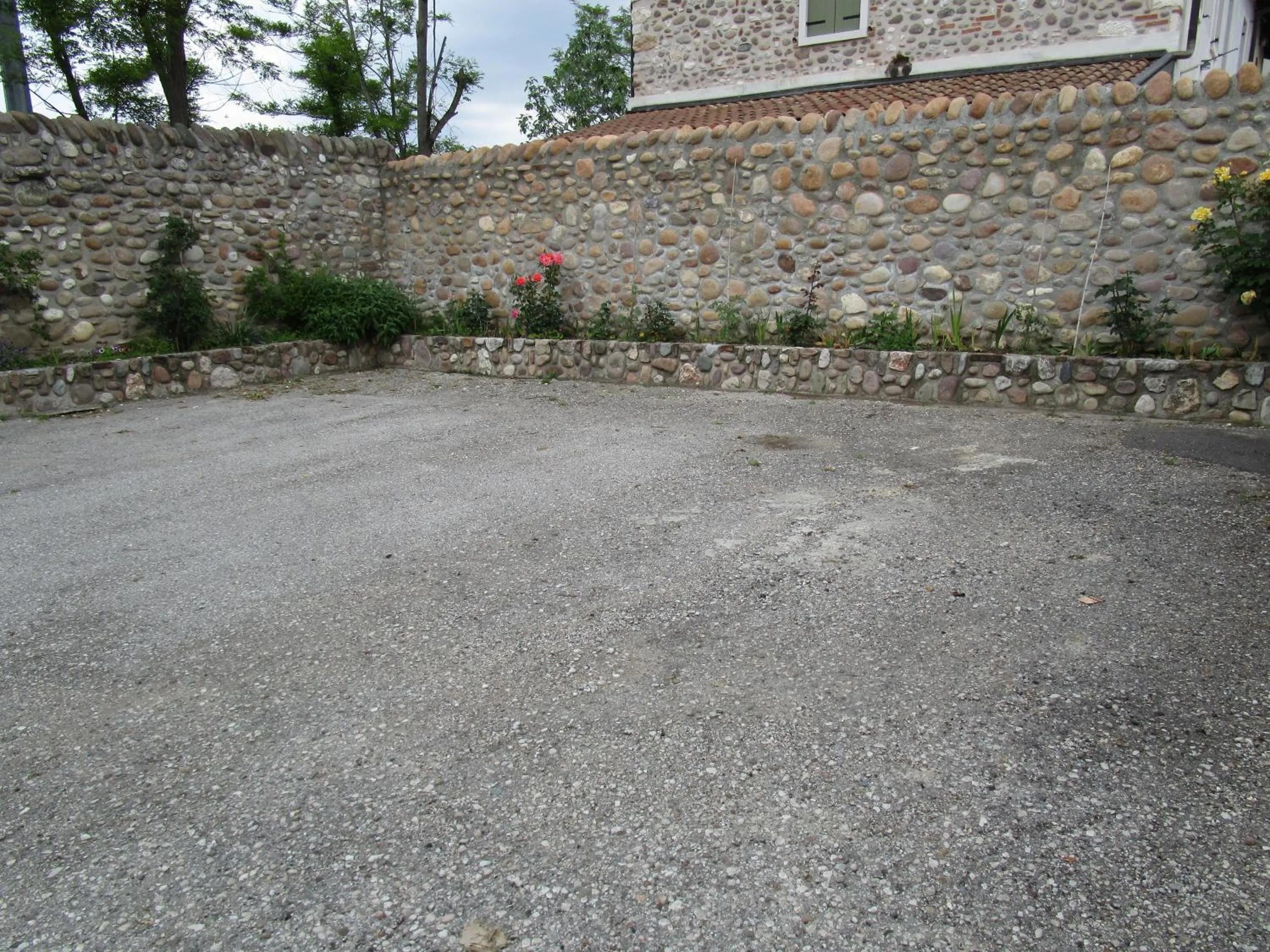 Parking in B&B Laura