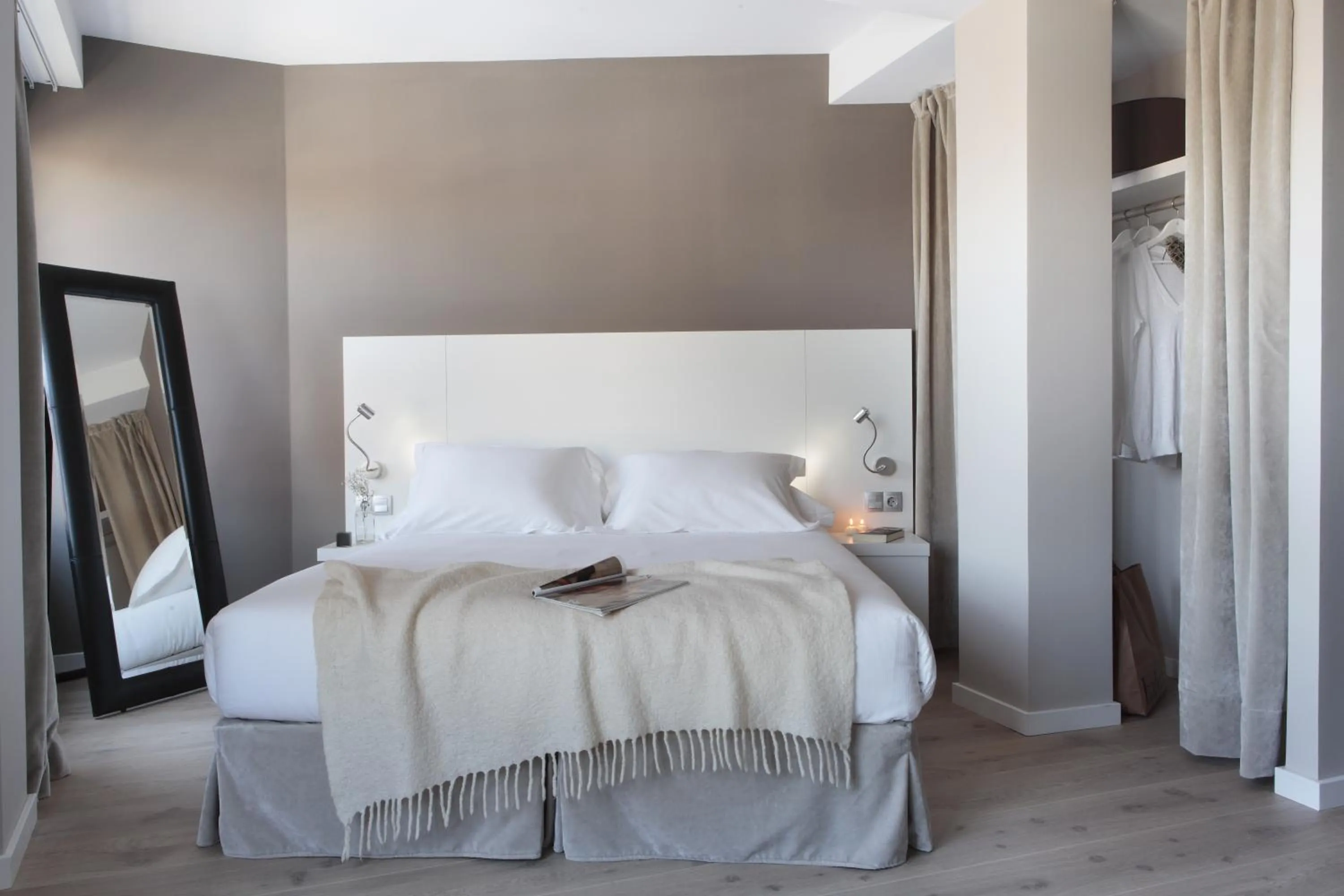 Photo of the whole room, Bed in Rambla 102