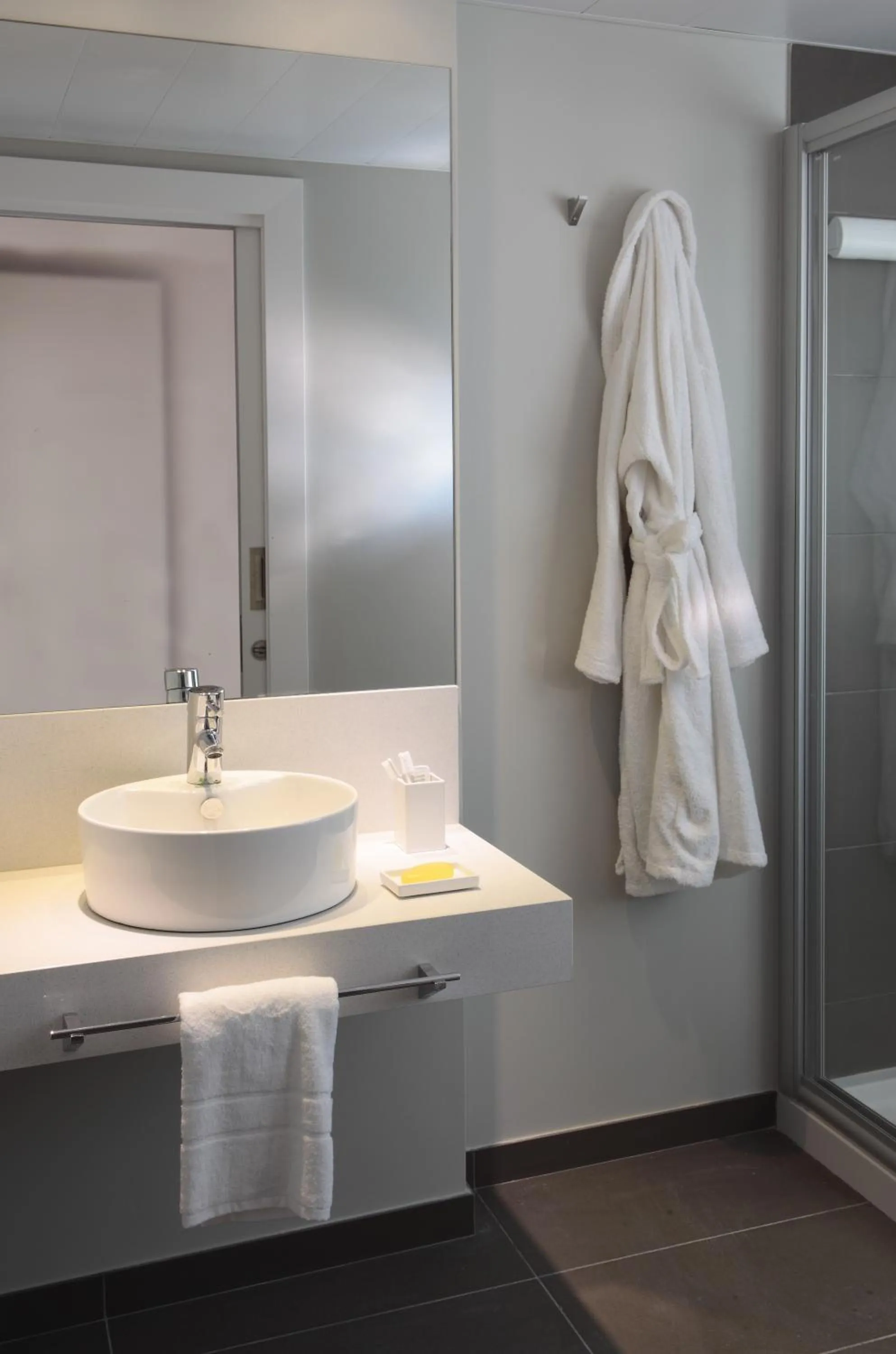 Bathroom in Rambla 102