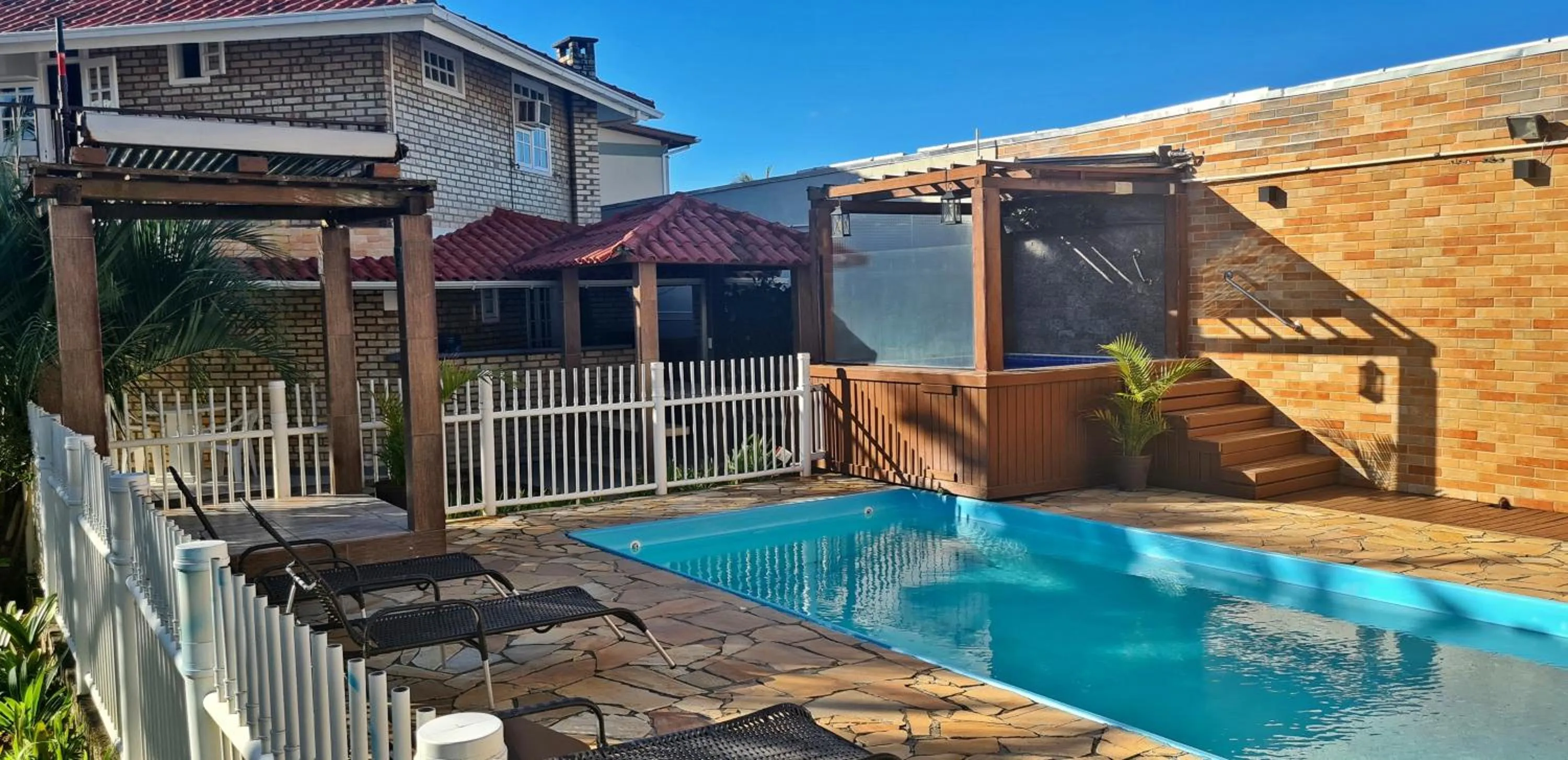 Pool view in Pousada Recanto Edênico - à beira mar da Praia Ponta do Papagaio, Palhoça SC