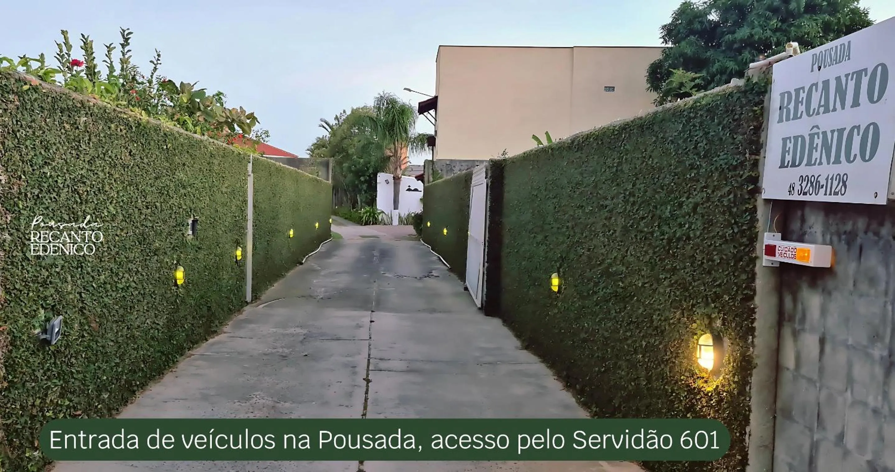 Facade/entrance in Pousada Recanto Edênico - à beira mar da Praia Ponta do Papagaio, Palhoça SC