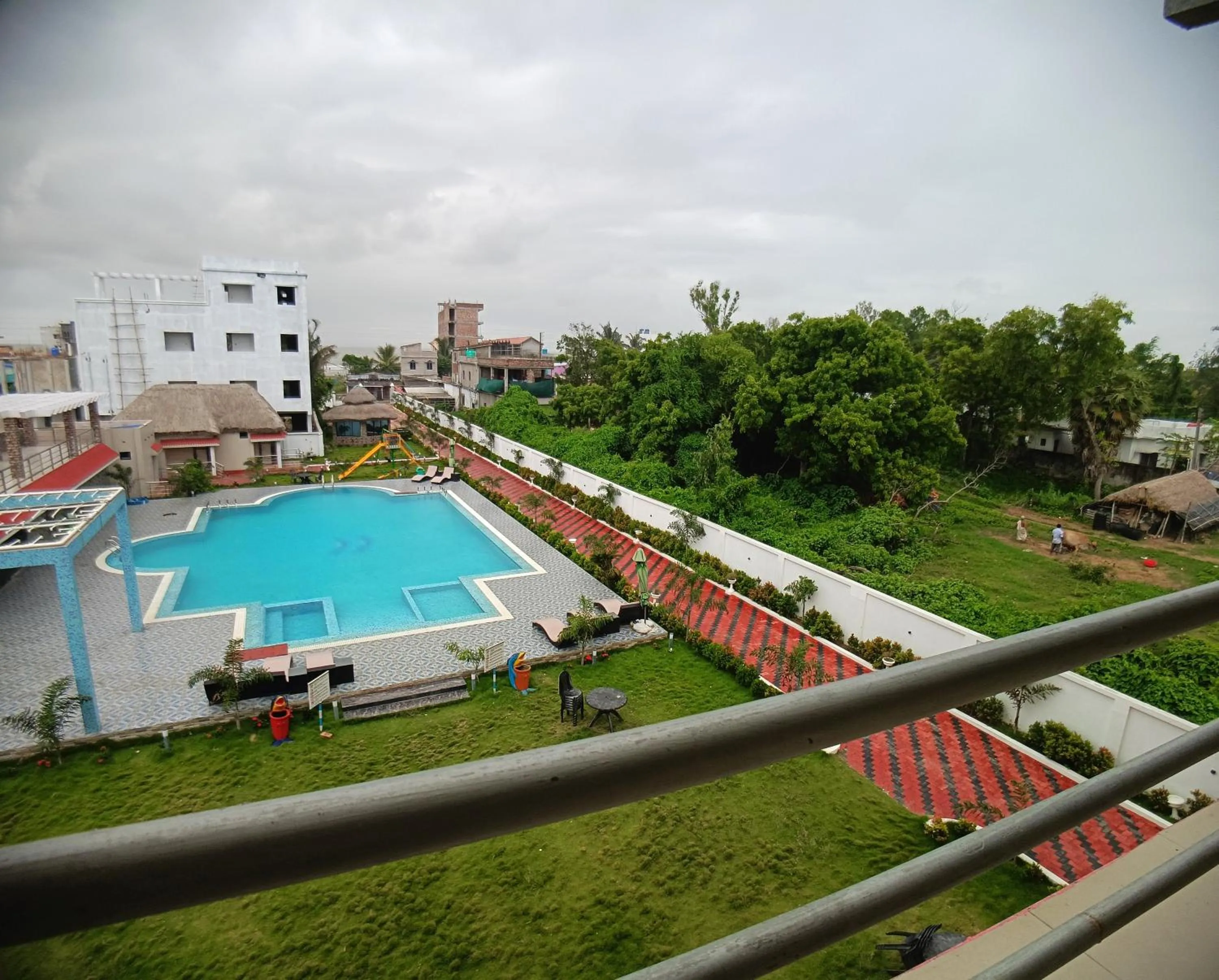 Day in Shinjini Resort