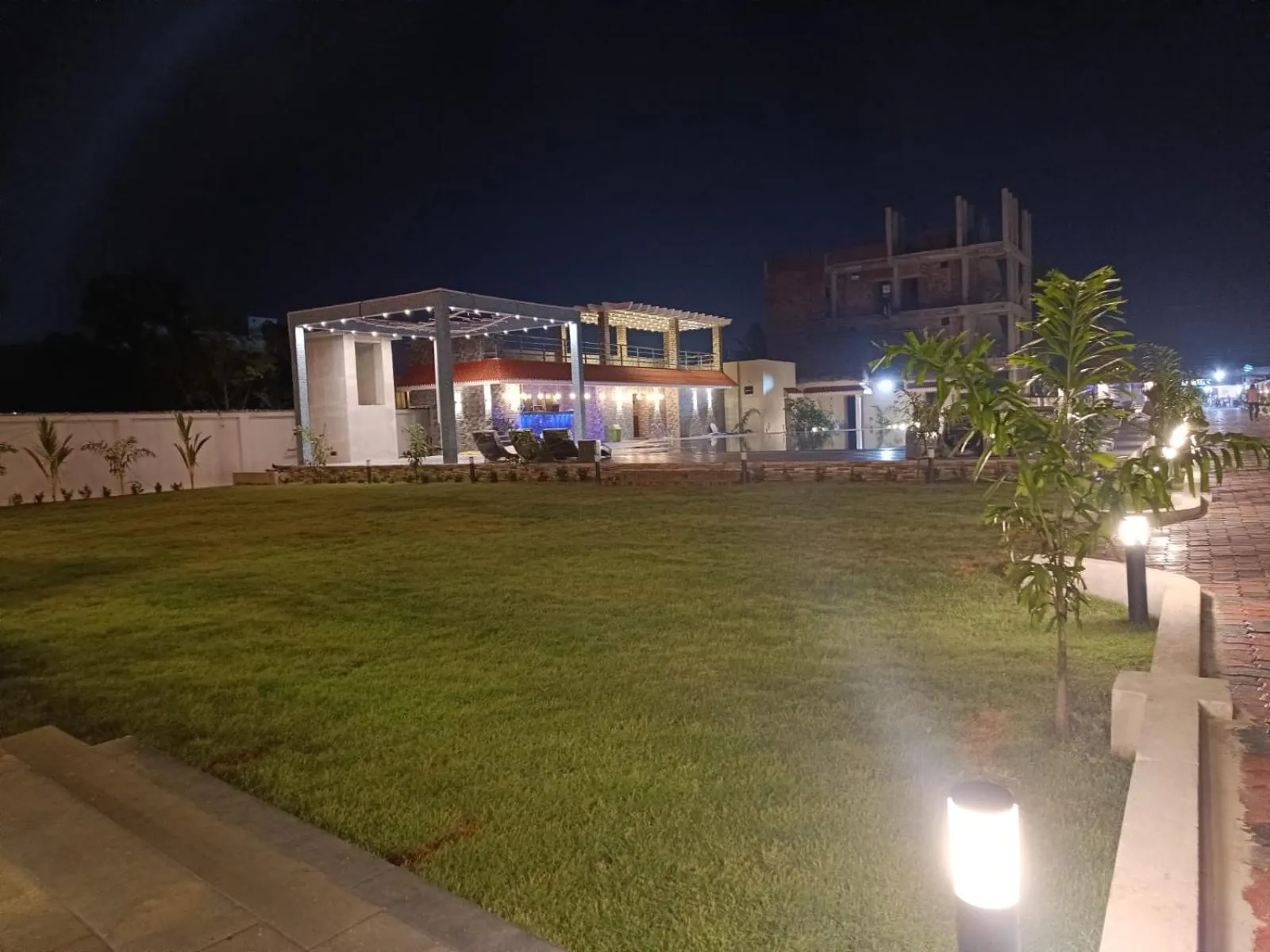 Night in Shinjini Resort