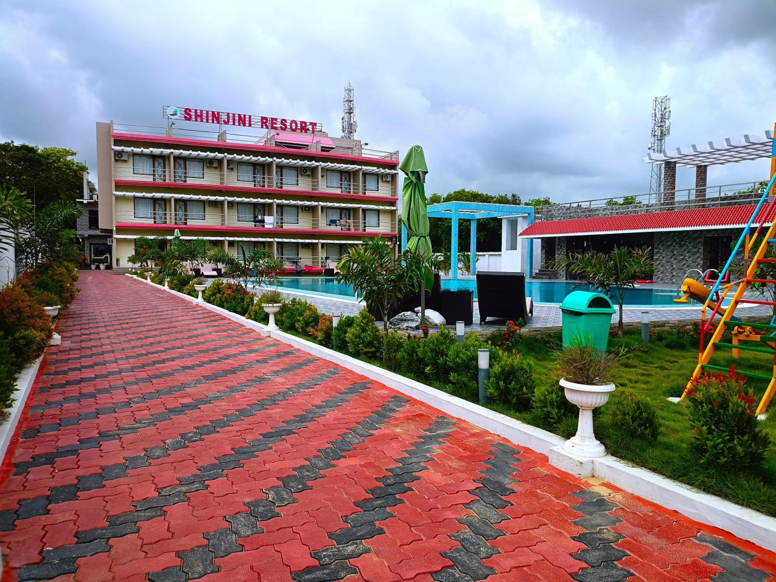 Day in Shinjini Resort