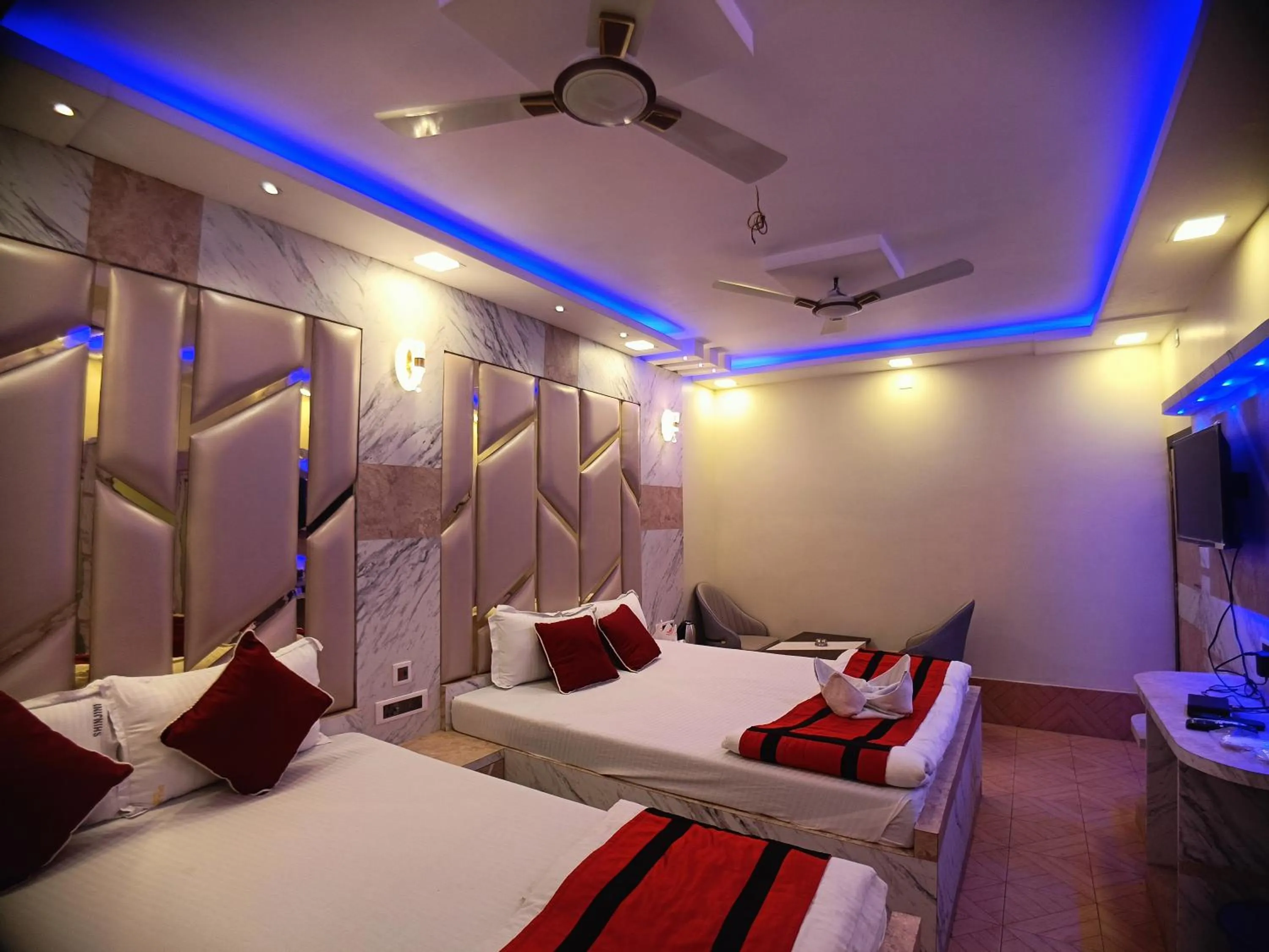 Bed in Shinjini Resort