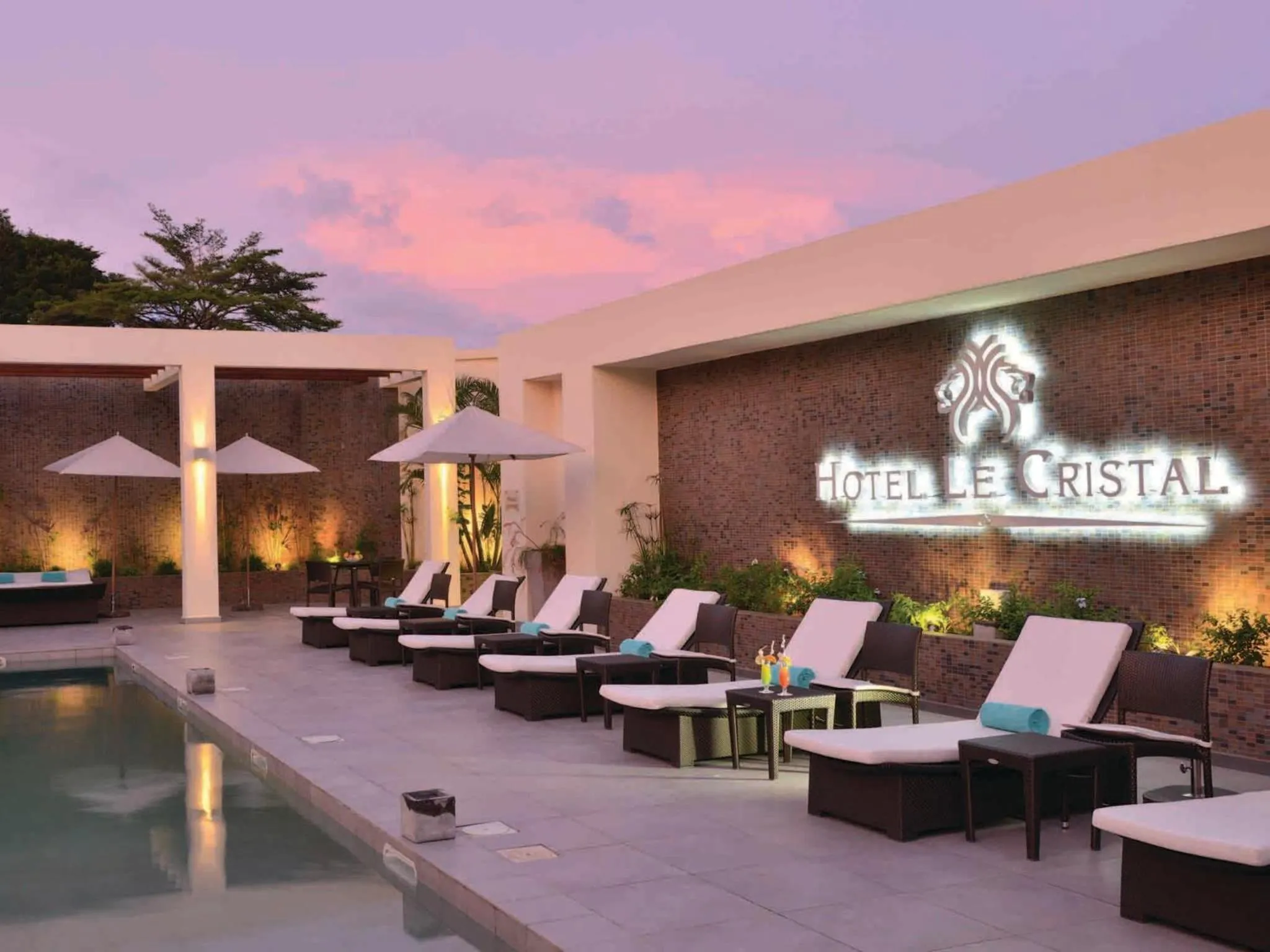 Pool view in Hôtel Le Cristal