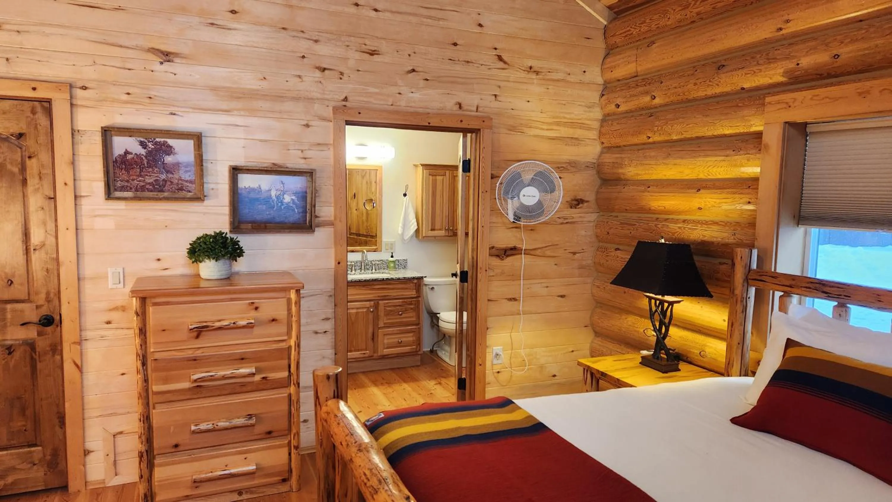 Bed in Beargrass Lodging & RV Resort