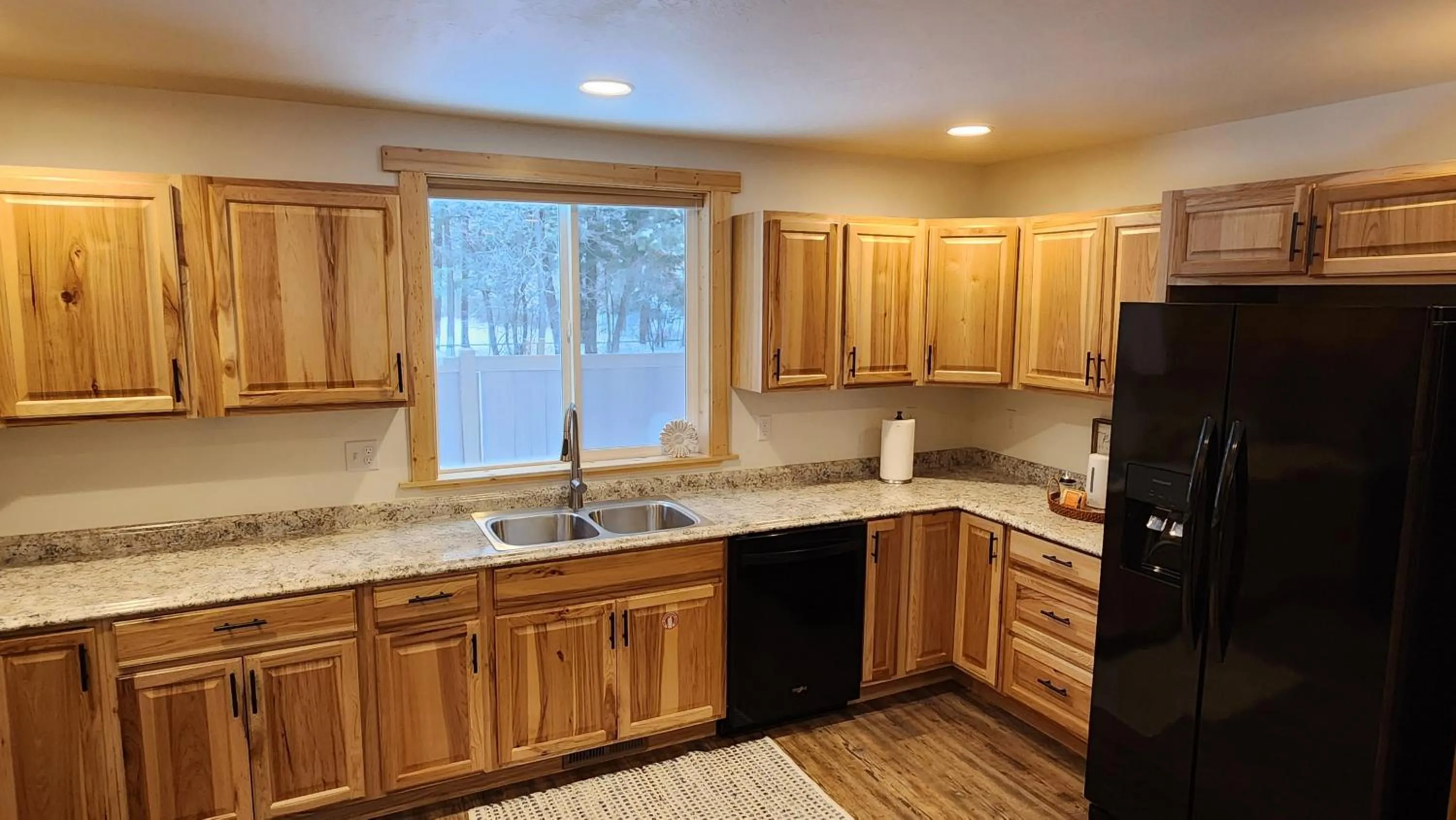Kitchen or kitchenette in Beargrass Lodging & RV Resort