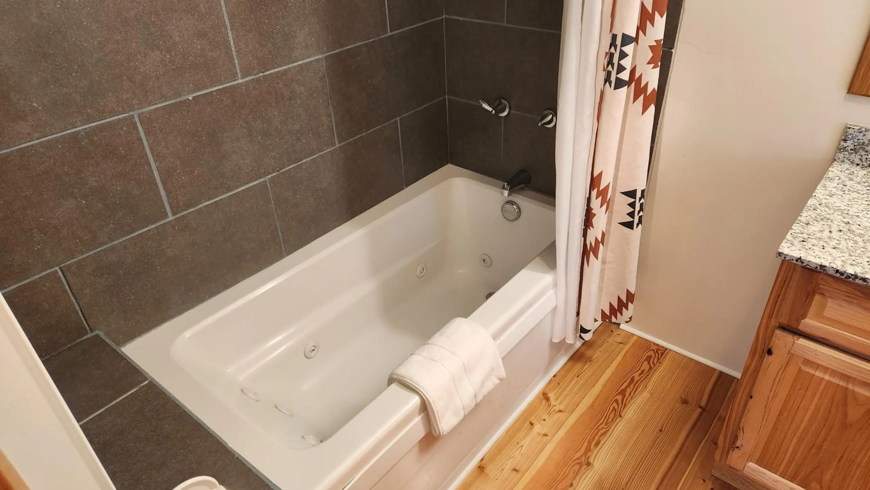 Shower in Beargrass Lodging & RV Resort