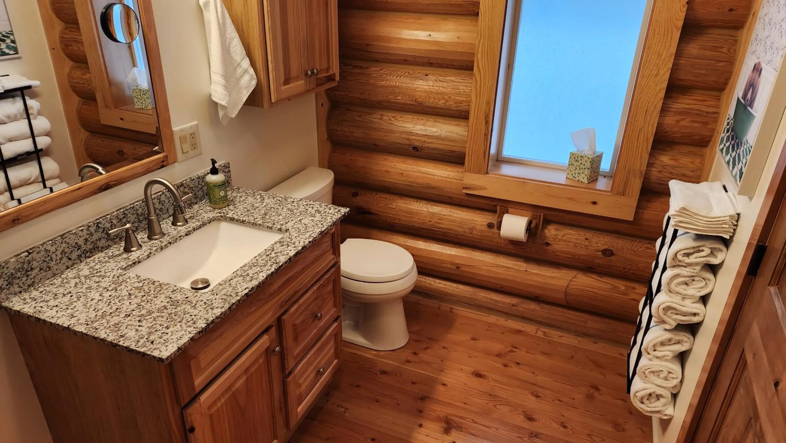 Bathroom in Beargrass Lodging & RV Resort