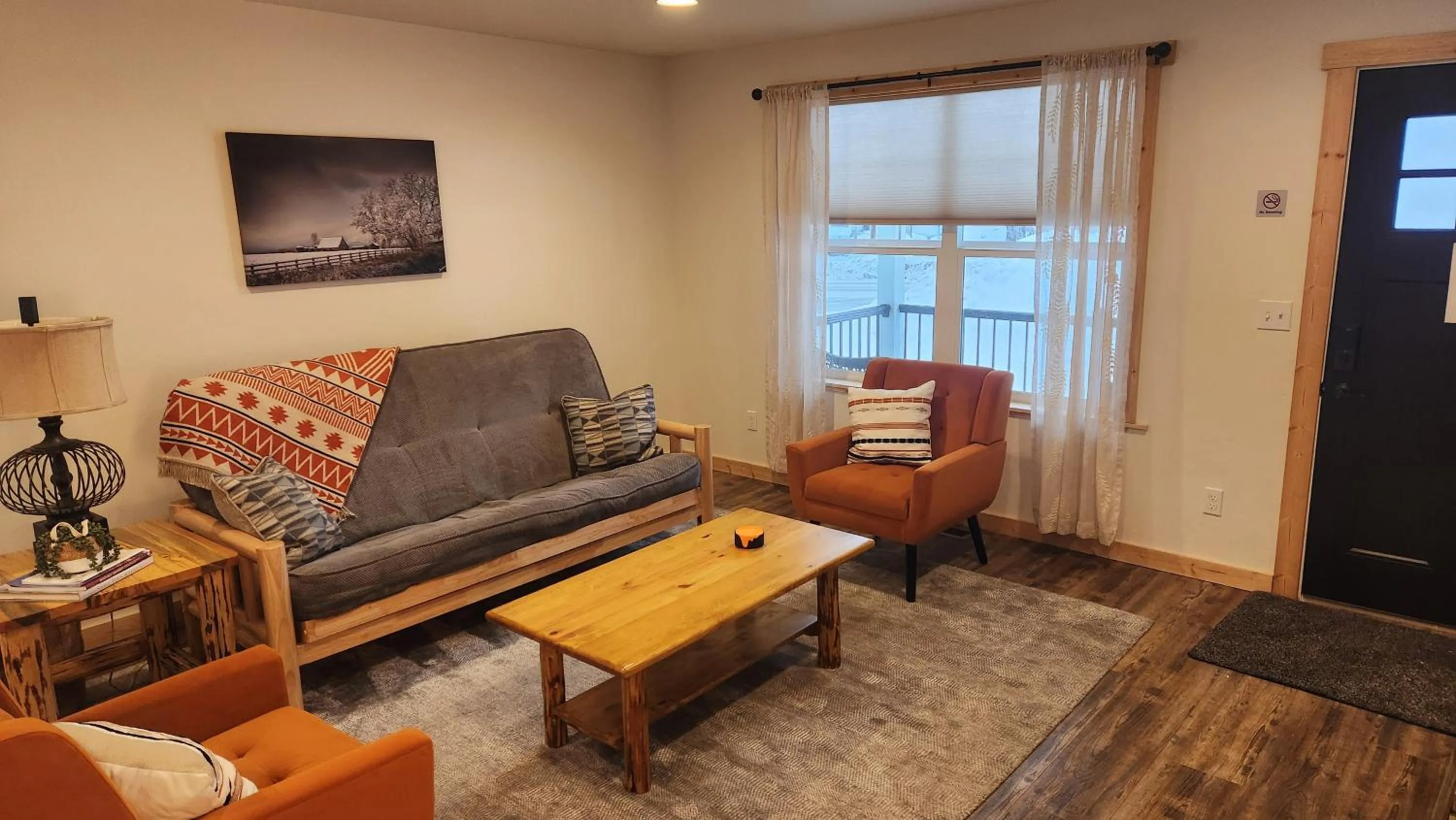 Living room in Beargrass Lodging & RV Resort