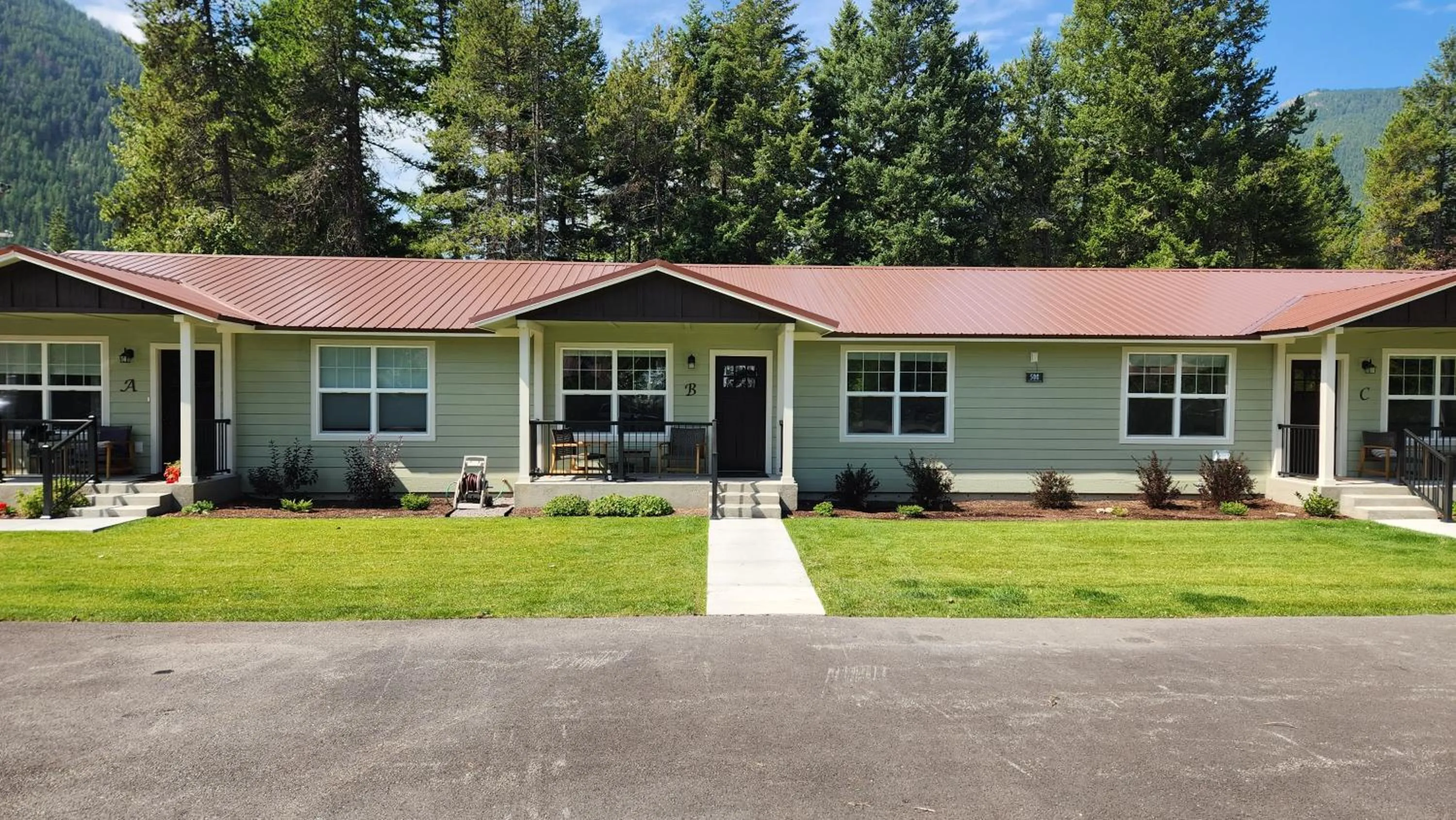 Property building in Beargrass Lodging & RV Resort