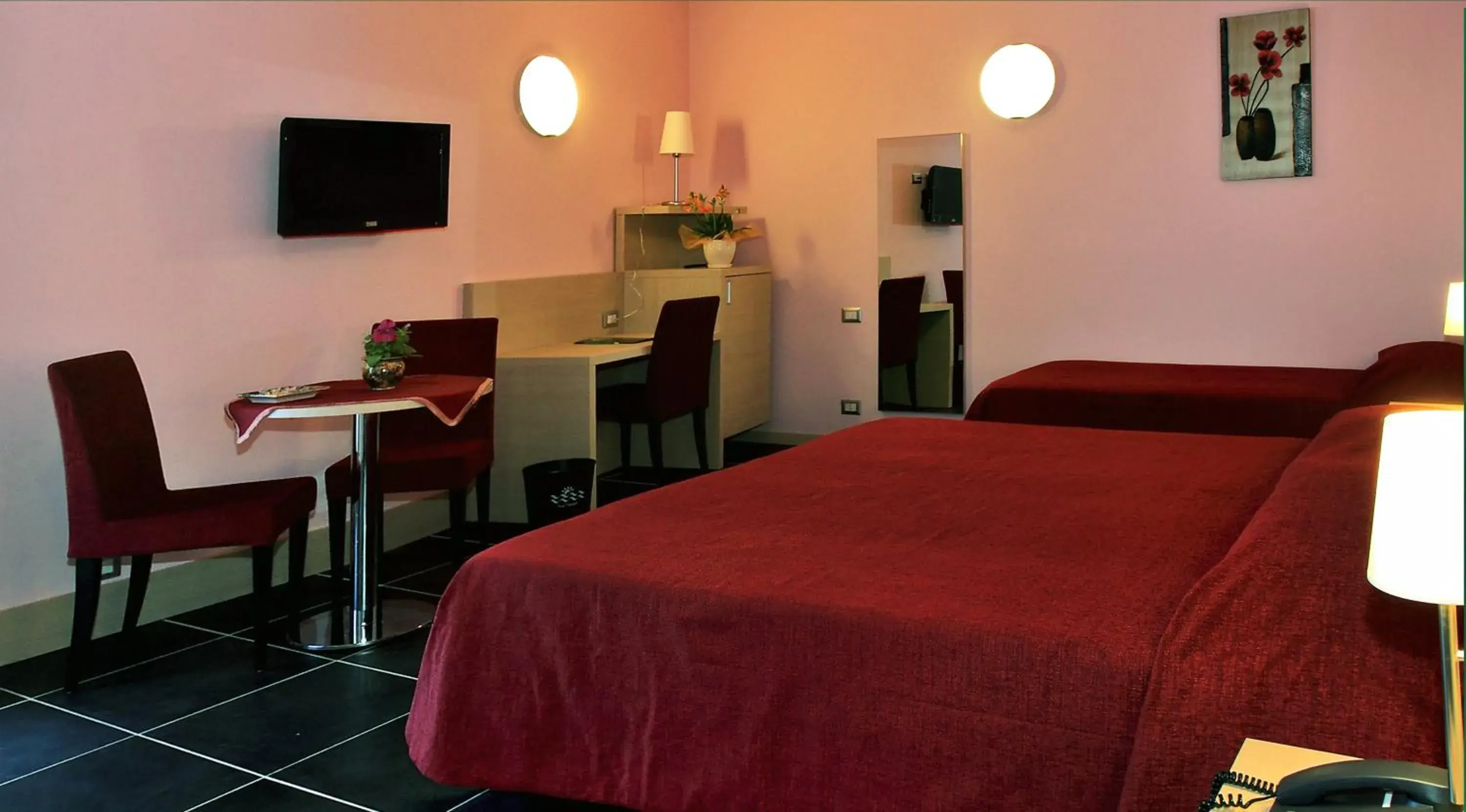 Superior Double or Twin Room - single occupancy in Tus'Hotel Superior Double or Twin Room - single occupancy in Tus'Hotel