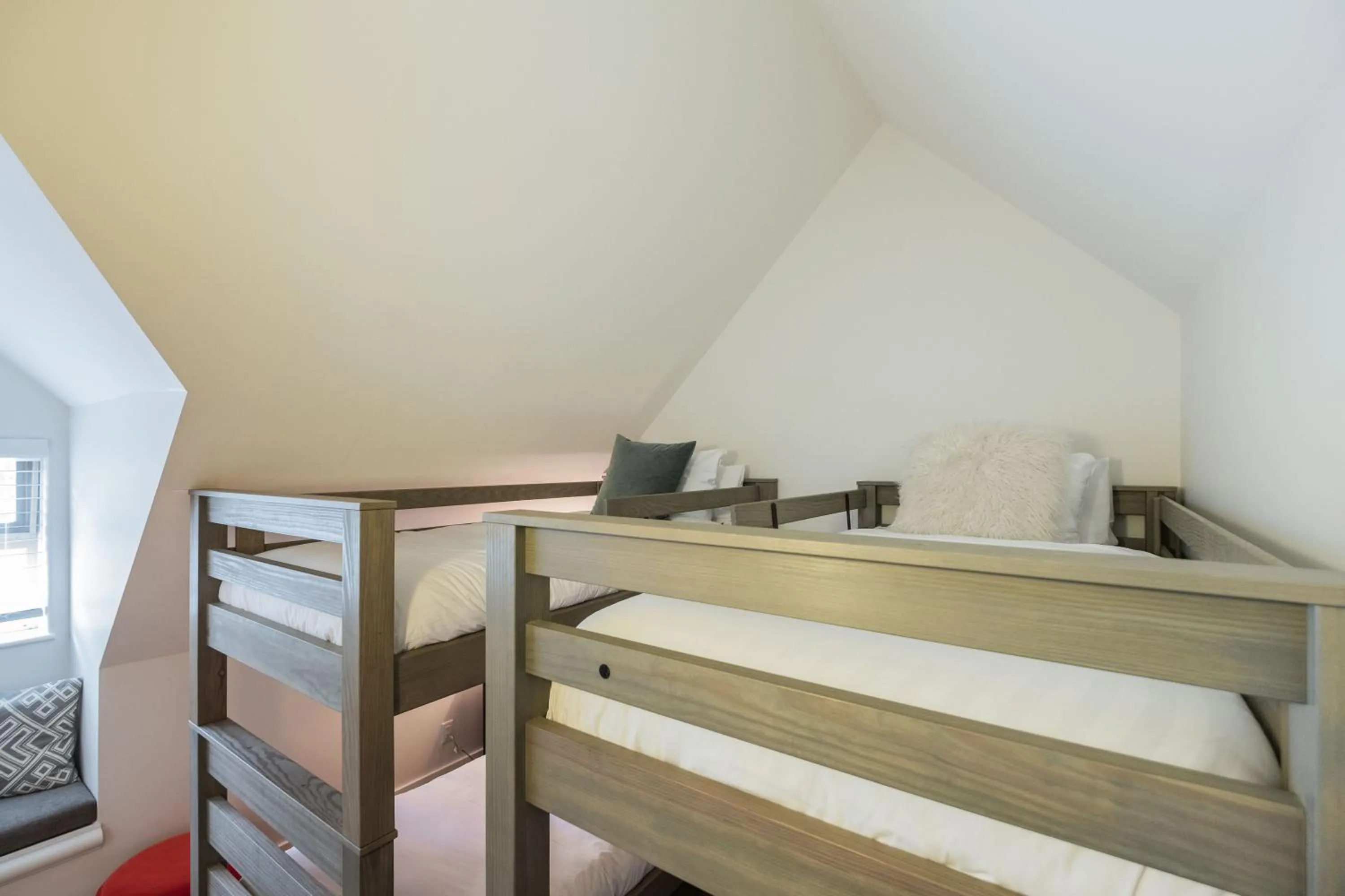 Bedroom, Bed in Lake Placid Lodge by Outpost Whistler