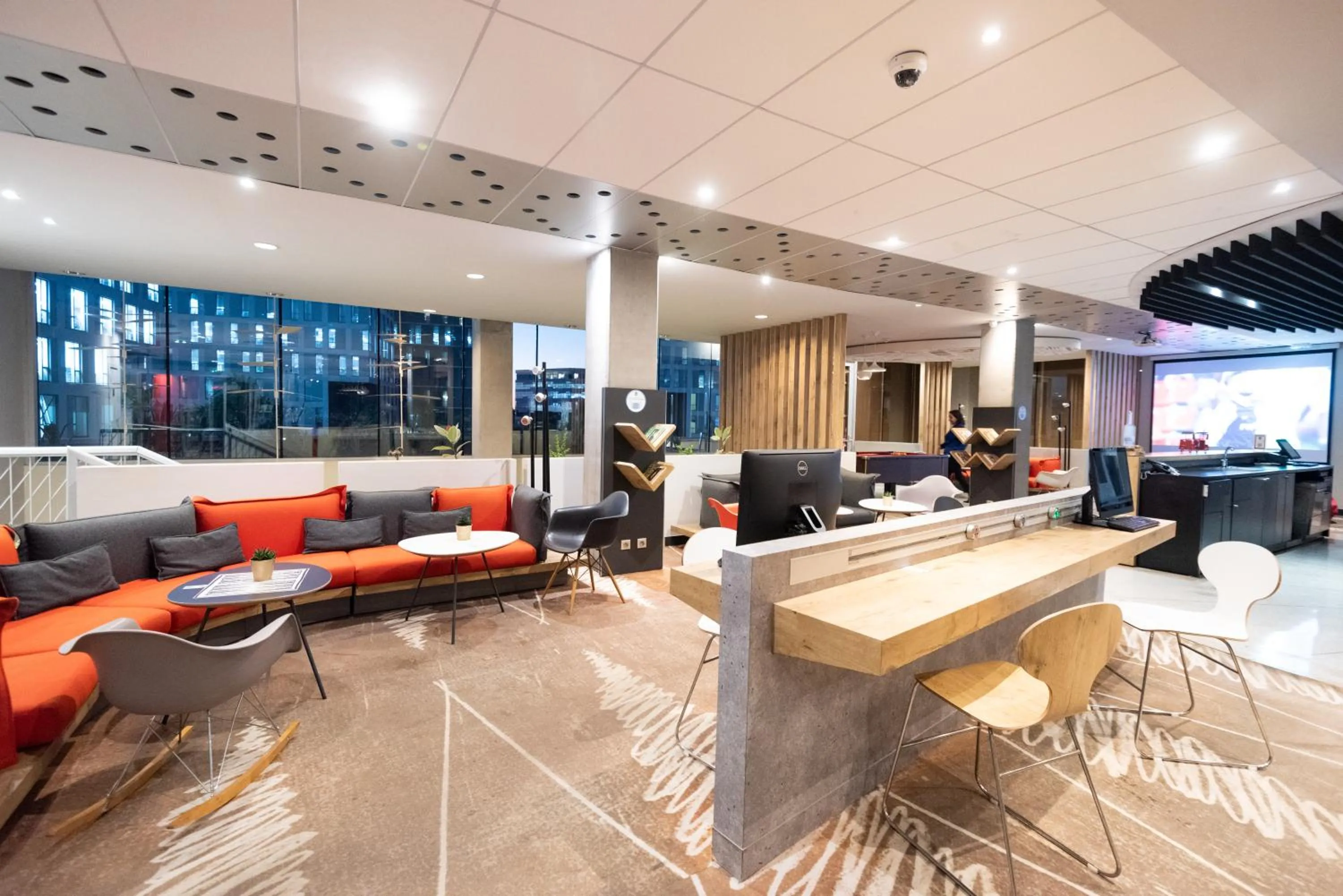 Lounge or bar in Ibis Casanearshore