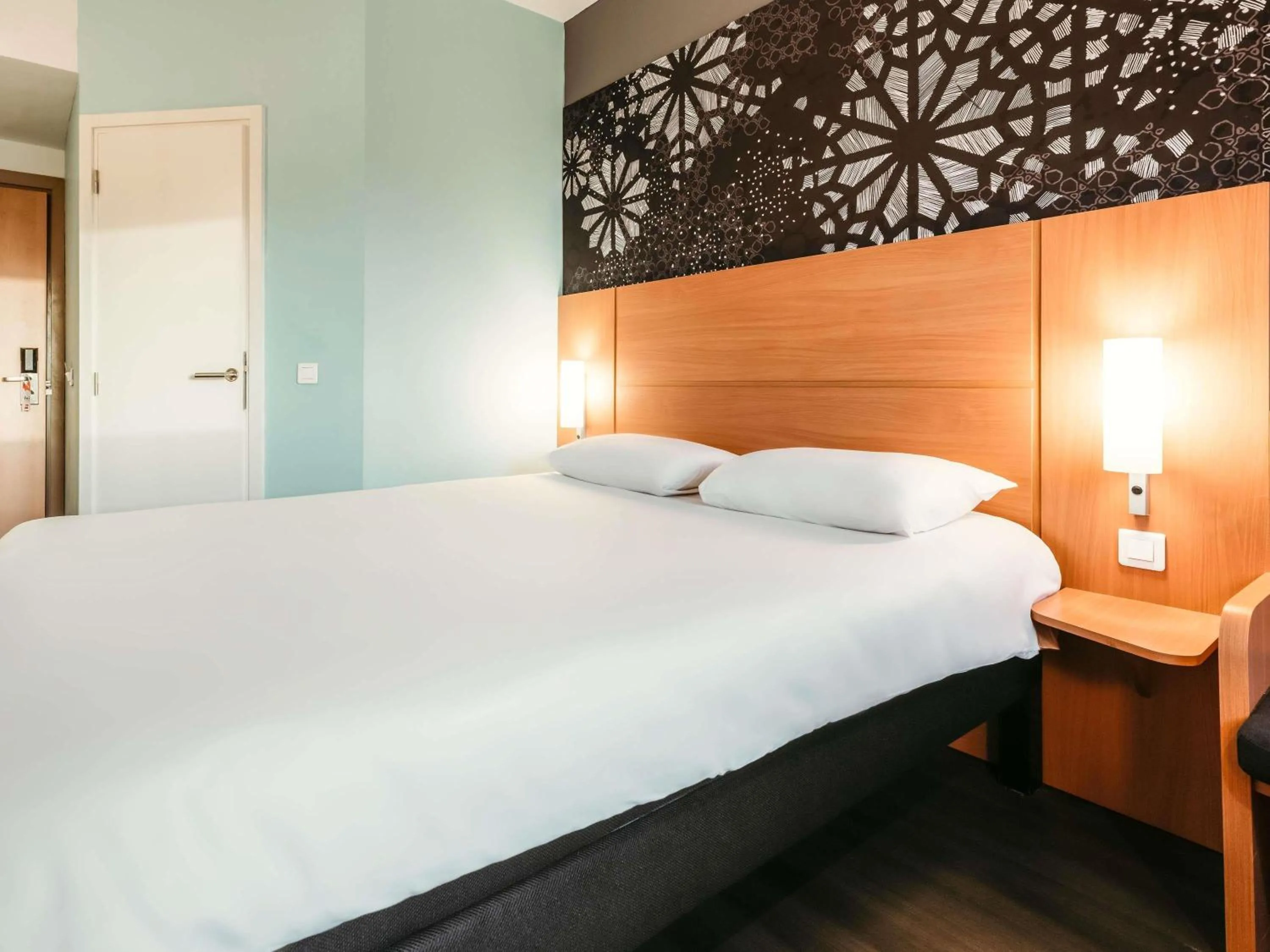 Bedroom, Bed in Ibis Casanearshore