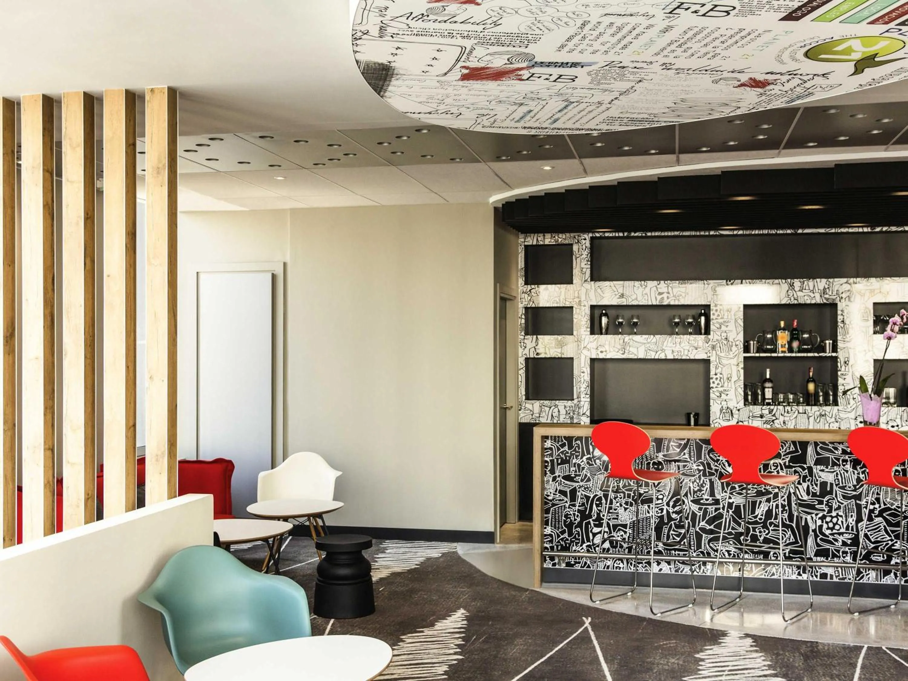 Lounge or bar in Ibis Casanearshore